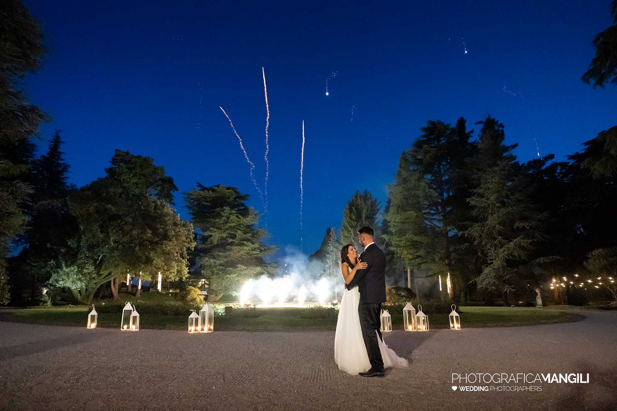 037 fotografo matrimonio reportage wedding sposi ritratti fuochi artificio villa acquaroli carvico bergamo 037 fotografo matrimonio reportage wedding sposi ritratti fuochi artificio villa acquaroli carvico bergamo