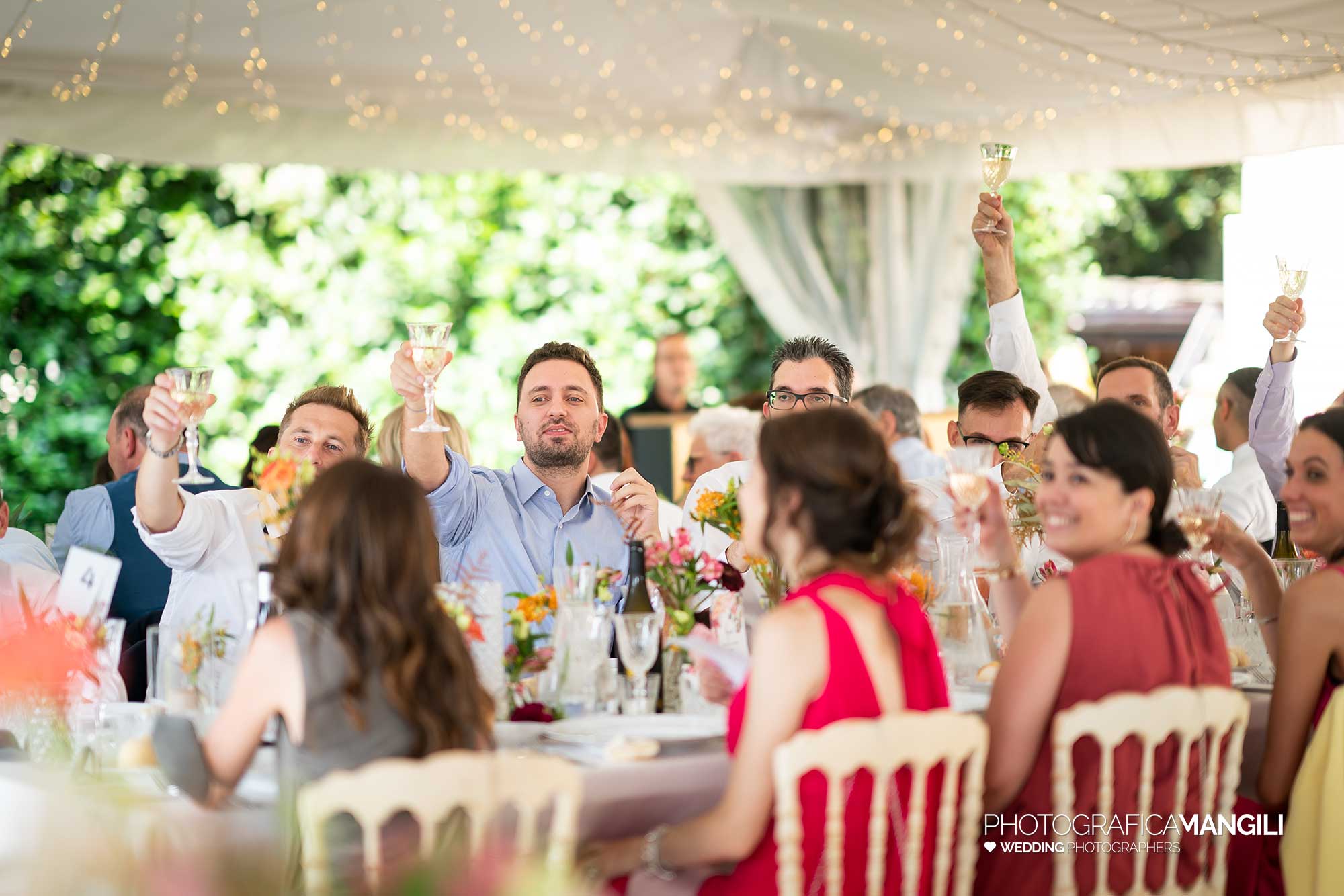 037 fotografo matrimonio reportage wedding sposi ritratti lago tavoli brindisi villa geno como 037 fotografo matrimonio reportage wedding sposi ritratti lago tavoli brindisi villa geno como