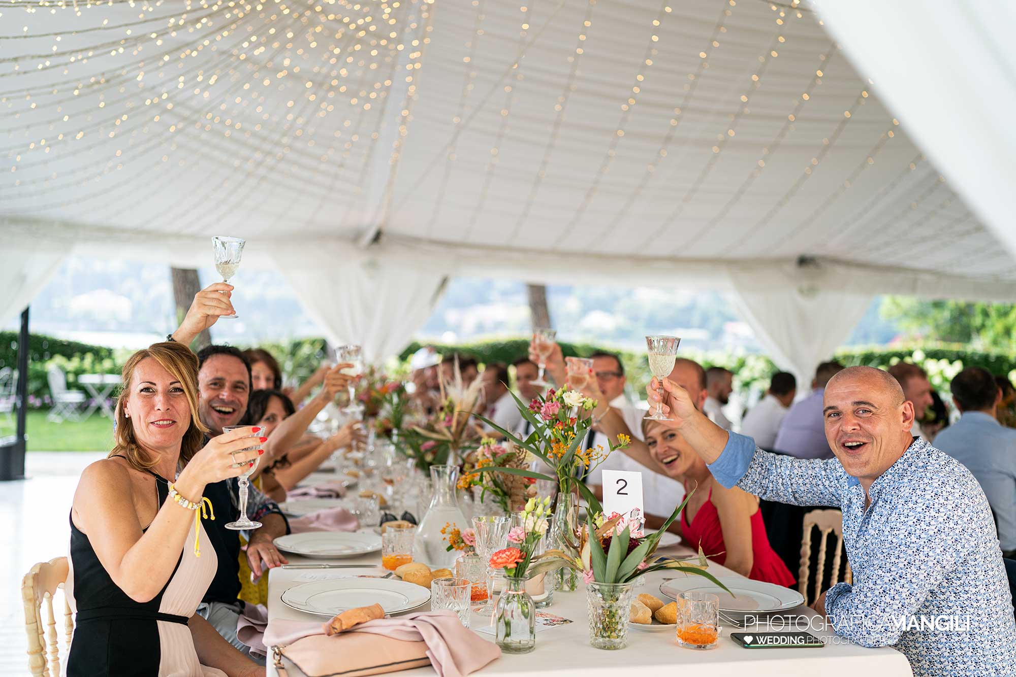 038 fotografo matrimonio reportage wedding sposi ritratti lago tavoli brindisi villa geno como 038 fotografo matrimonio reportage wedding sposi ritratti lago tavoli brindisi villa geno como