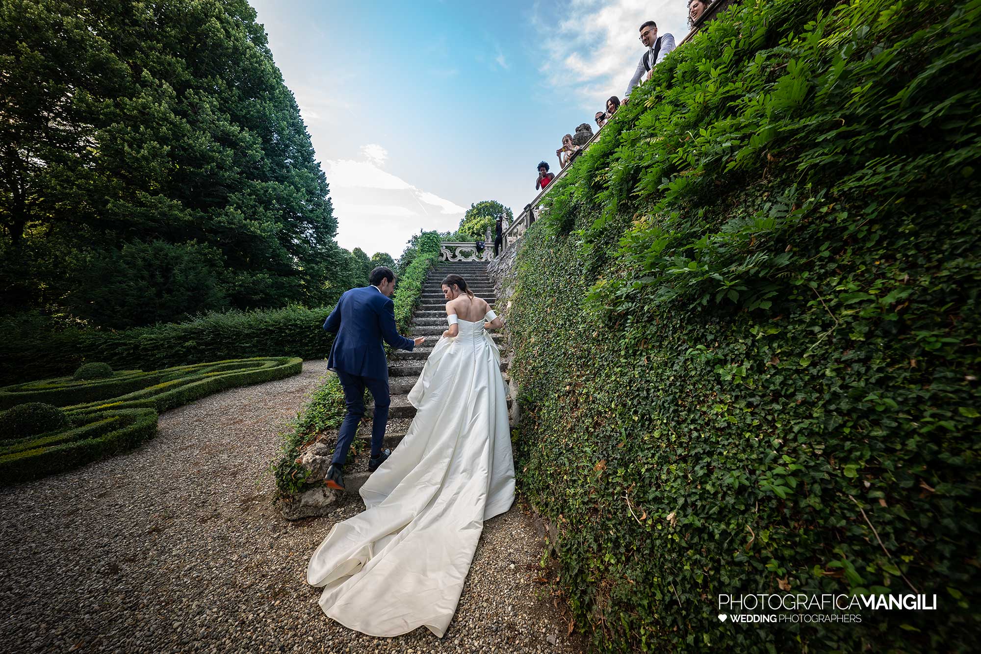 038 reportage foto matrimonio wedding ritratto sposi ingresso villa subaglio merate lecco 038 reportage foto matrimonio wedding ritratto sposi ingresso villa subaglio merate lecco