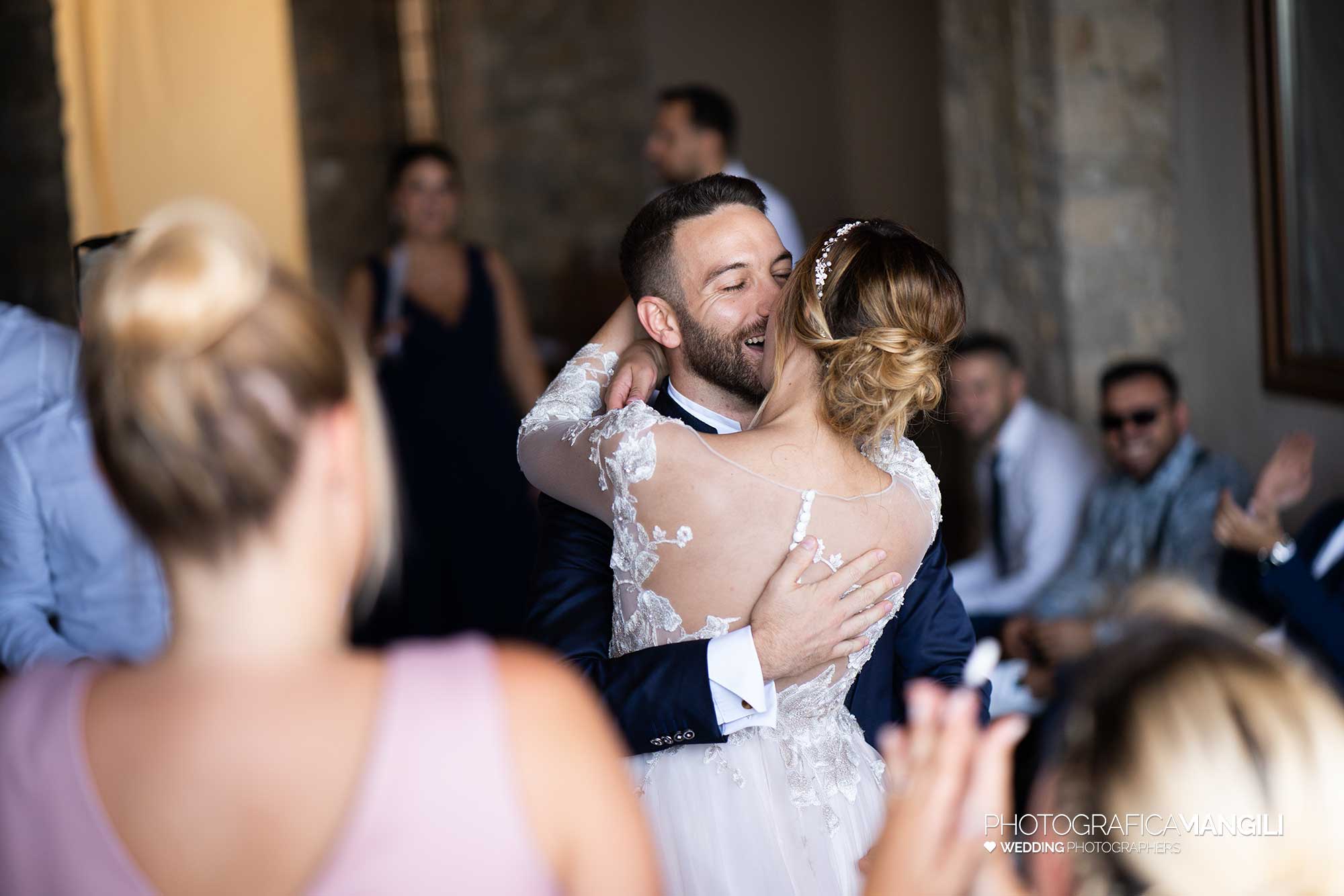 039 fotografo matrimonio reportage wedding ritratto sposi ballo le cantorie gussago brescia 039 fotografo matrimonio reportage wedding ritratto sposi ballo le cantorie gussago brescia