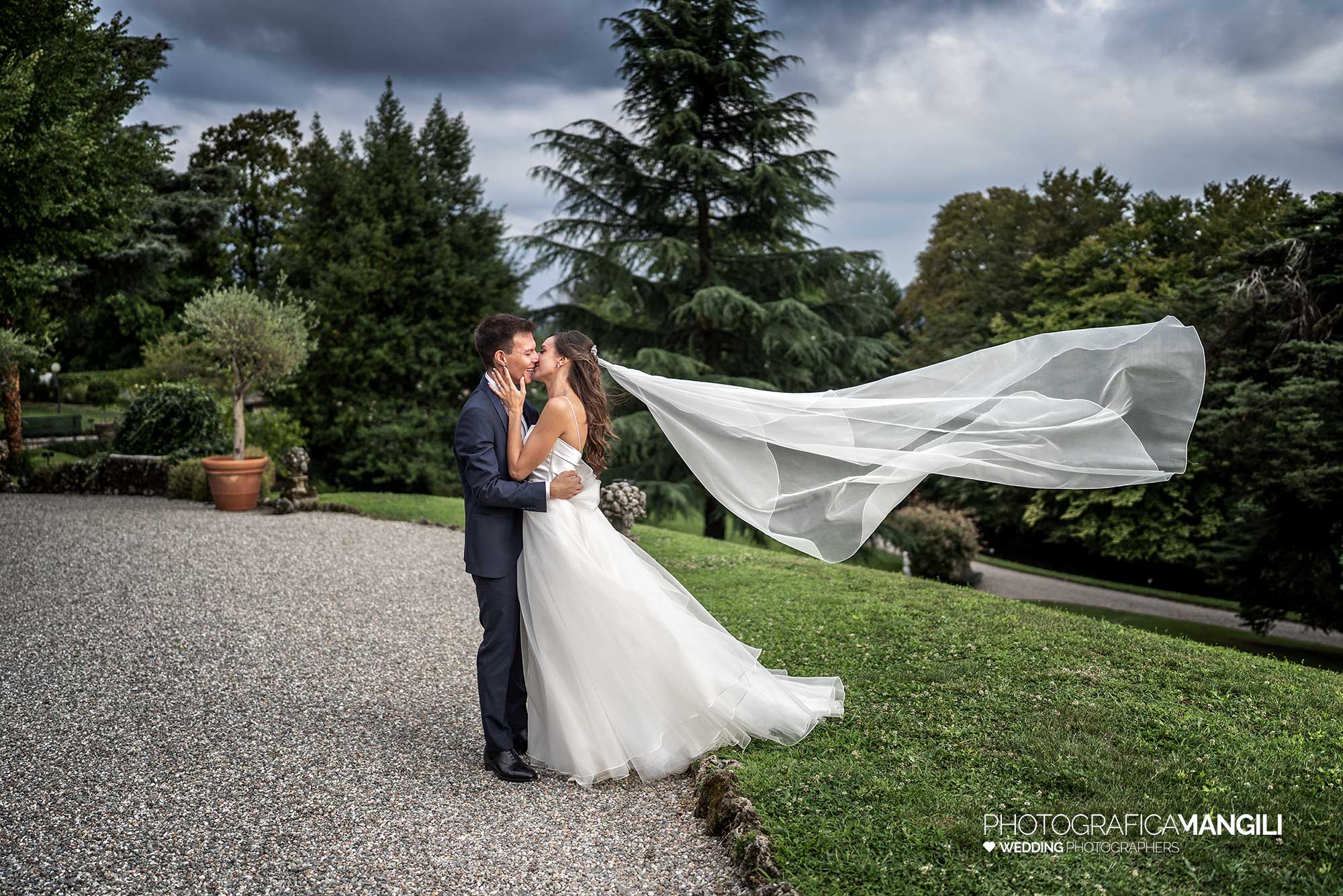 040 fotografo matrimonio reportage wedding ritratto sposi villa esengrini montalbano varese 1 040 fotografo matrimonio reportage wedding ritratto sposi villa esengrini montalbano varese 1