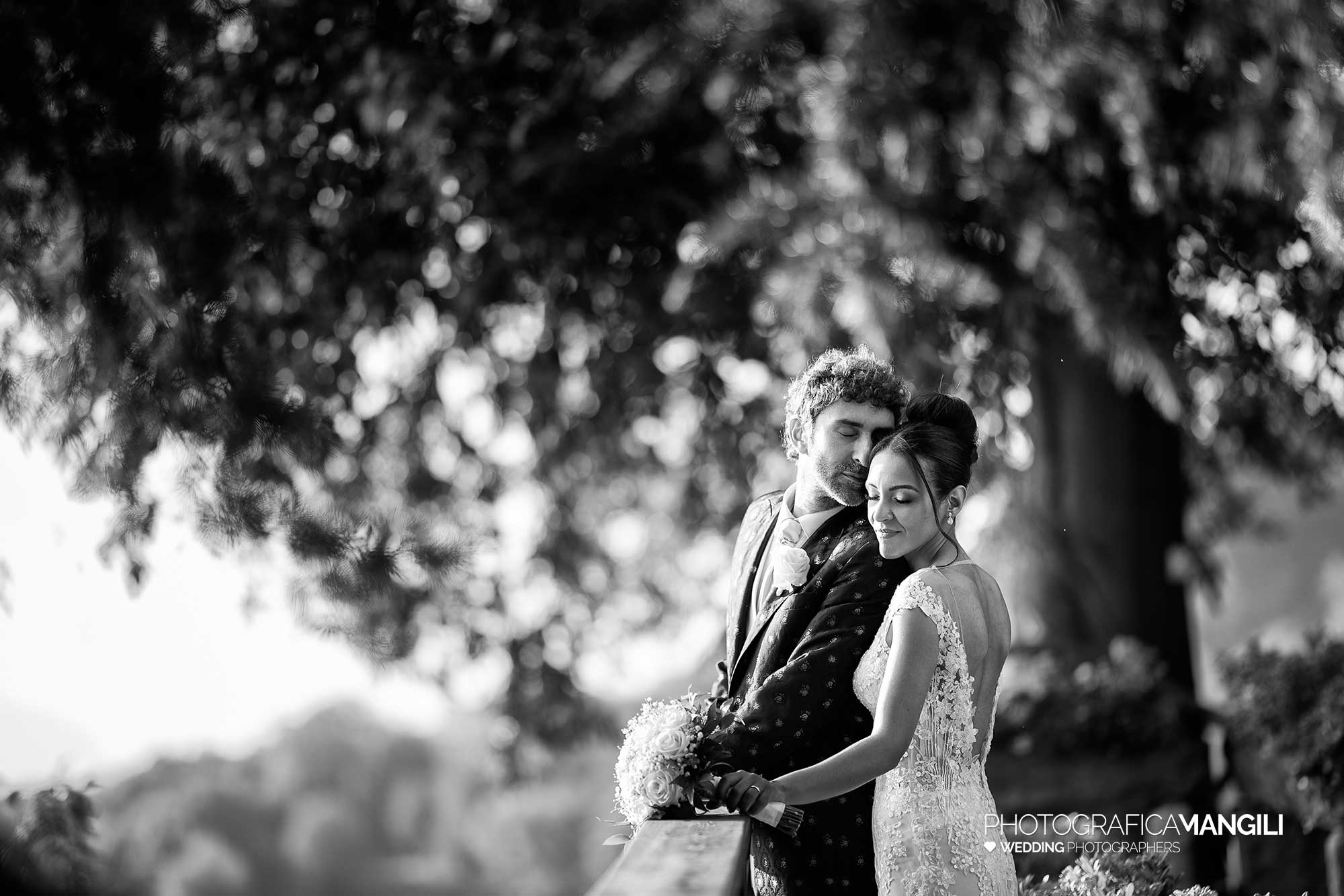 040 fotografo matrimonio reportage wedding sposi ritratto bianco e nero castello rossino calolziocorte lecco lago como 040 fotografo matrimonio reportage wedding sposi ritratto bianco e nero castello rossino calolziocorte lecco lago como