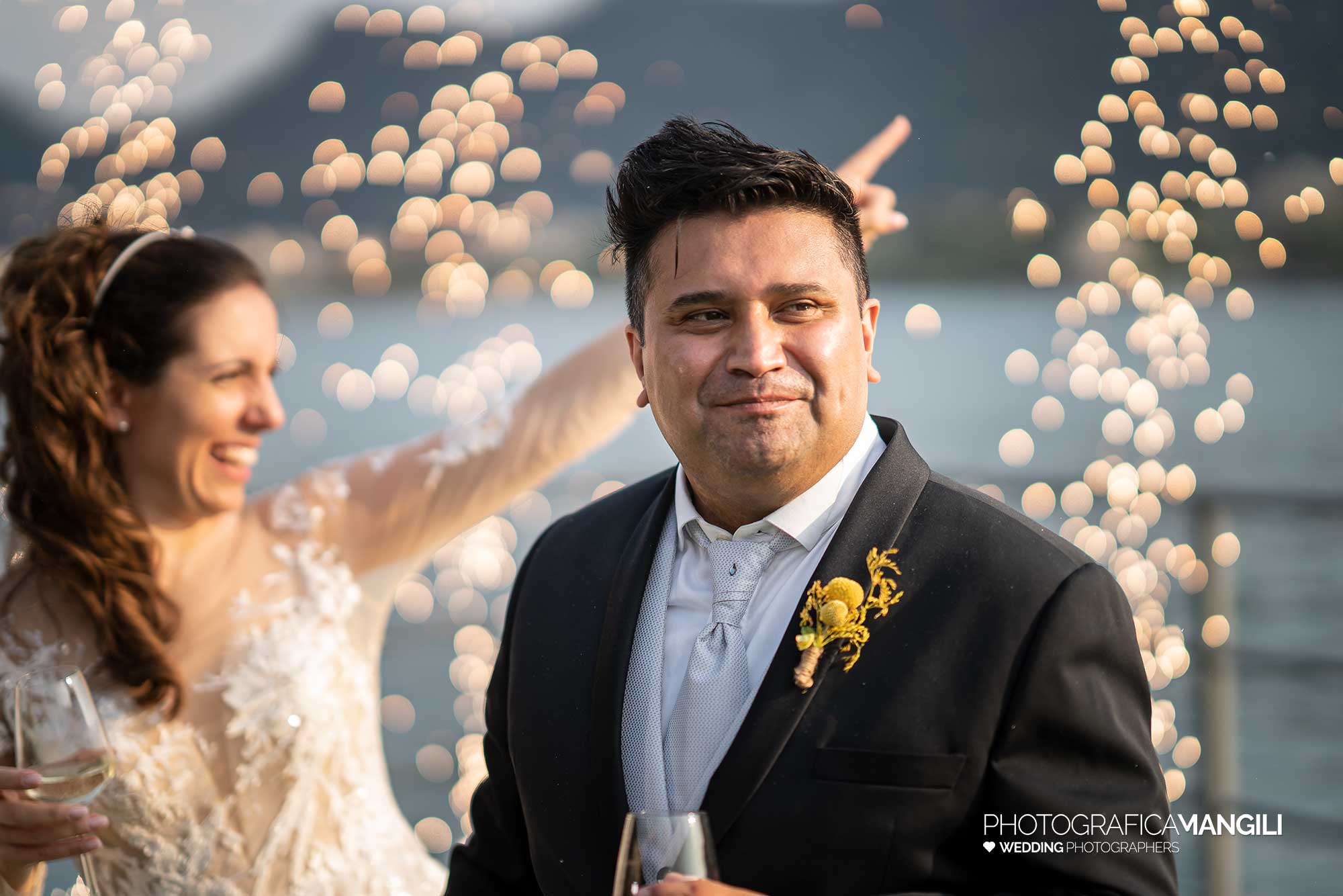 041 fotografo matrimonio reportage wedding sposi ritratti lago brindisi fontane luminose villa geno como 041 fotografo matrimonio reportage wedding sposi ritratti lago brindisi fontane luminose villa geno como