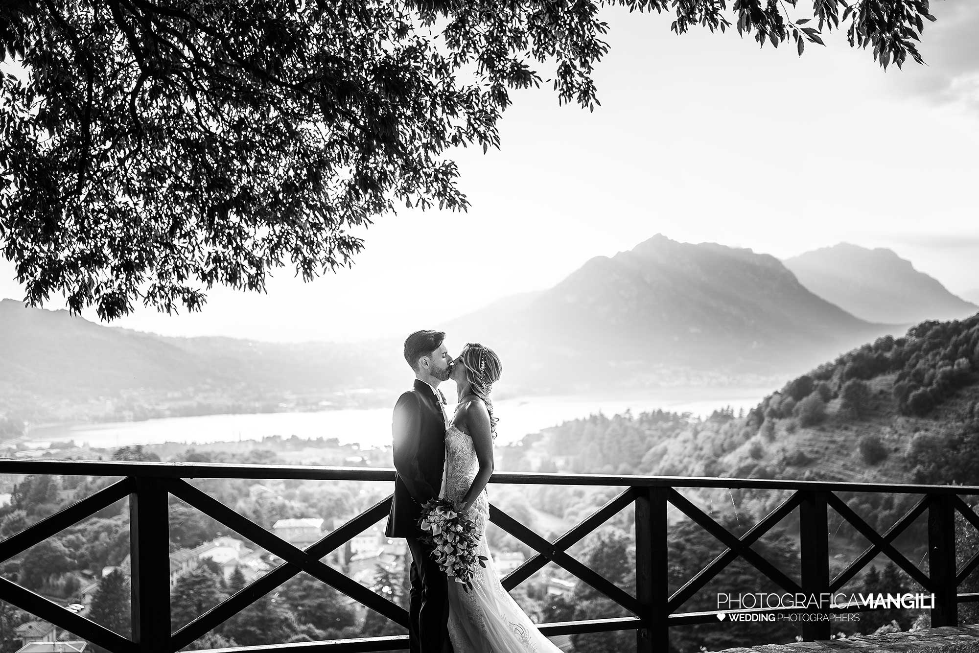 045 fotografo matrimonio reportage wedding sposi ritratto romantico castello rossino calolziocorte lecco lago 045 fotografo matrimonio reportage wedding sposi ritratto romantico castello rossino calolziocorte lecco lago