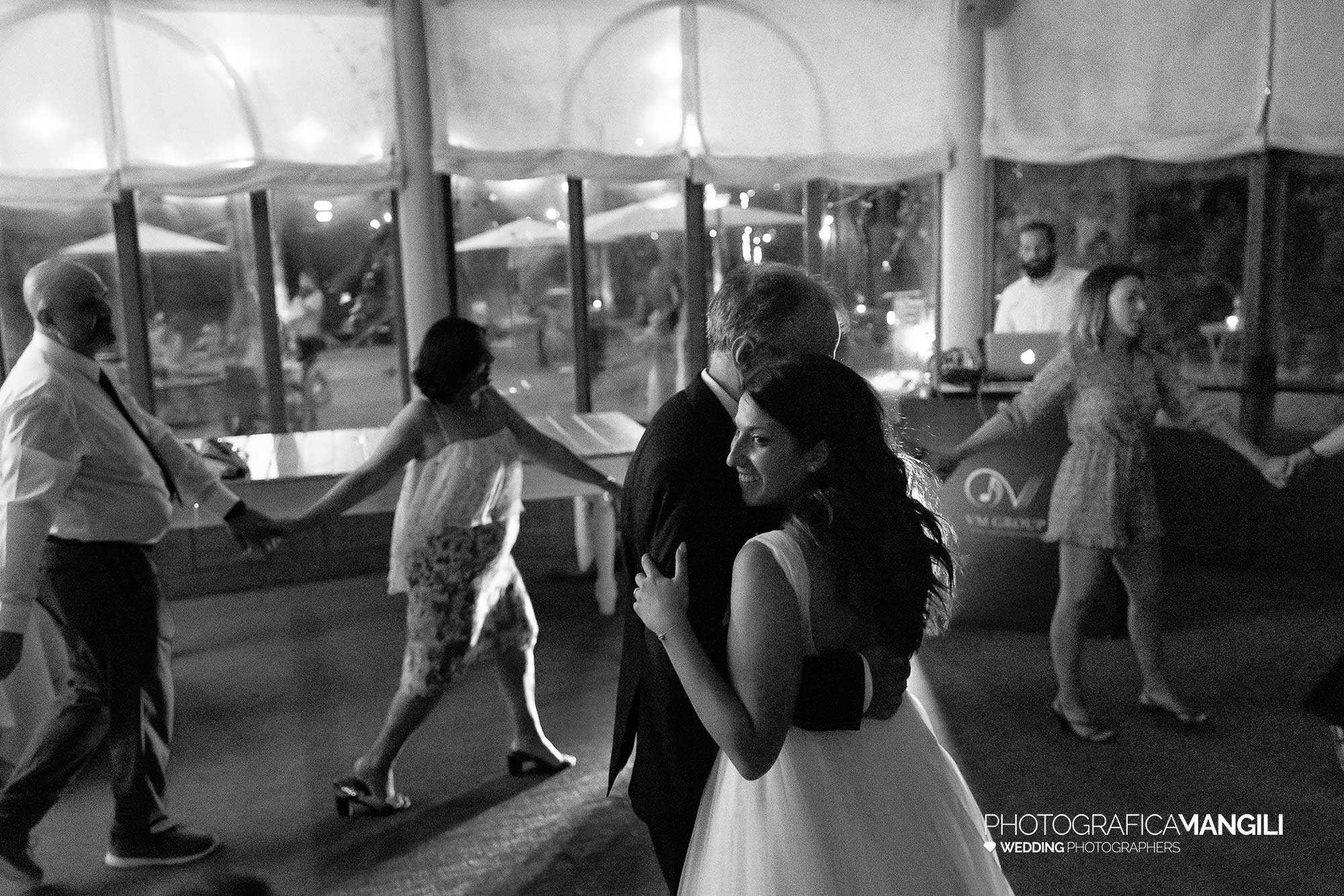 047 fotografo matrimonio reportage wedding sposi ritratti balli villa acquaroli carvico bergamo 047 fotografo matrimonio reportage wedding sposi ritratti balli villa acquaroli carvico bergamo
