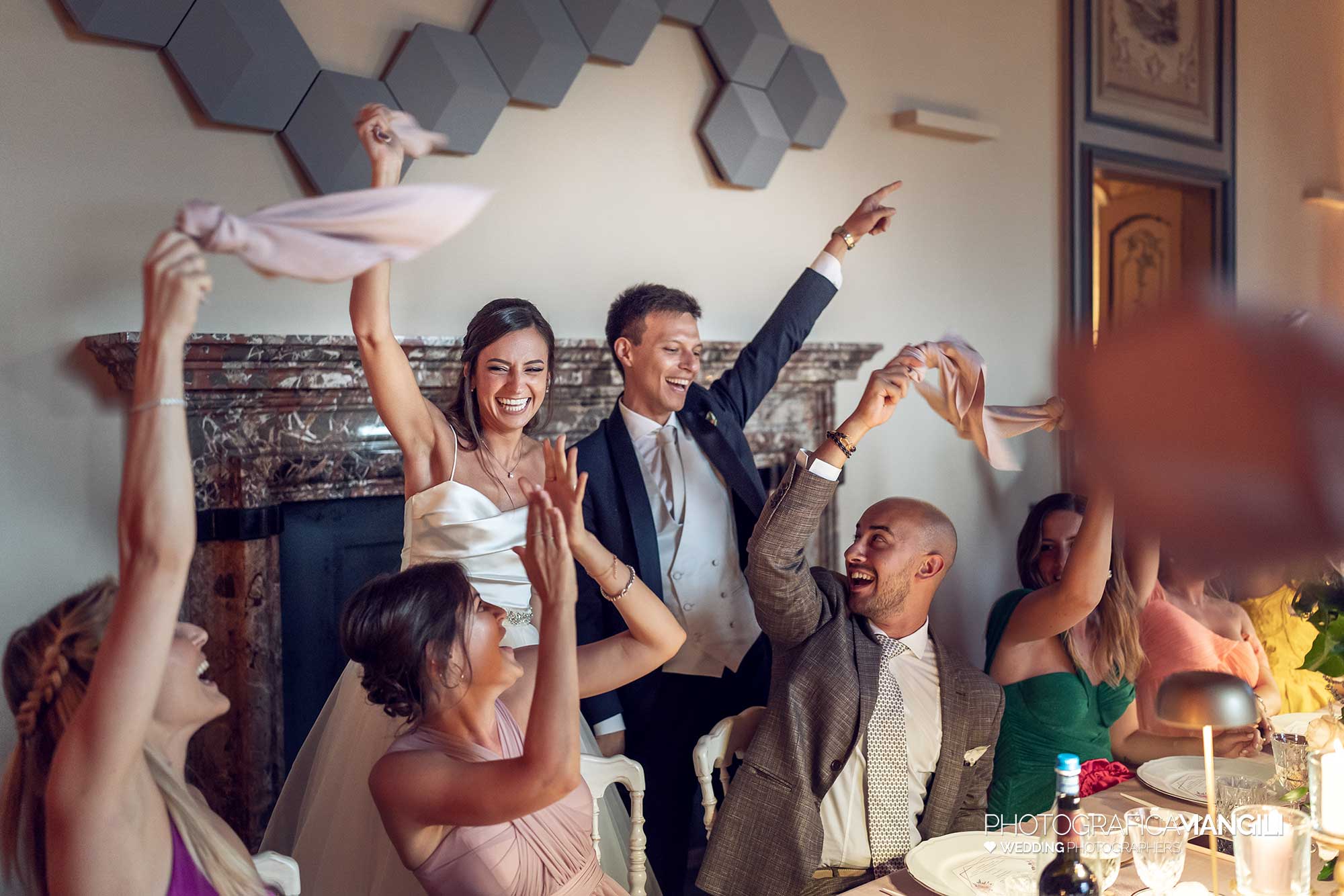 048 fotografo matrimonio reportage wedding ritratto sposi ingresso sala villa esengrini montalbano varese 048 fotografo matrimonio reportage wedding ritratto sposi ingresso sala villa esengrini montalbano varese