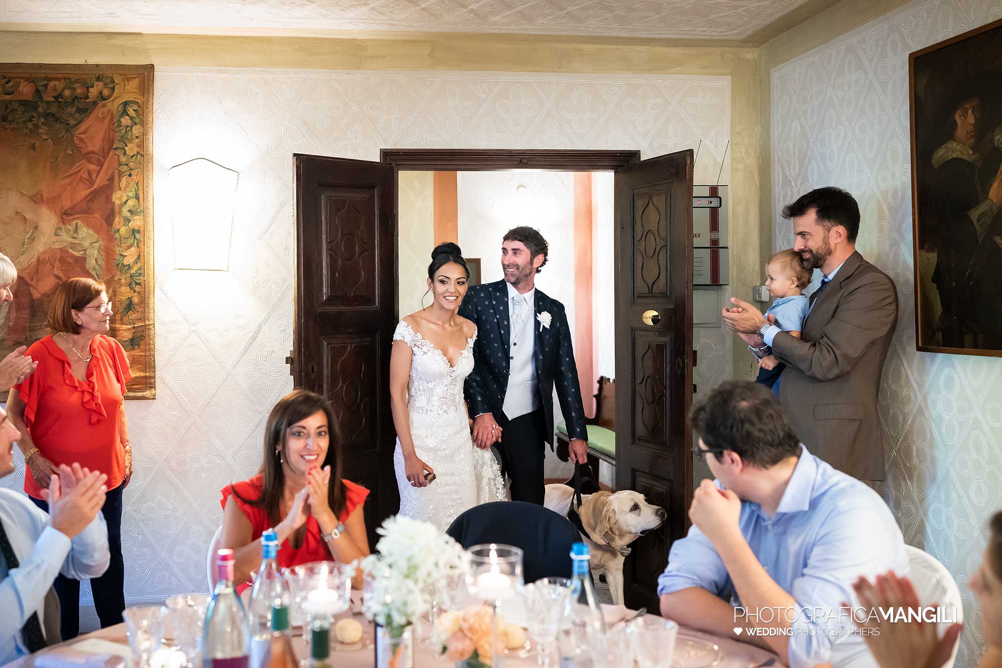 051 fotografo matrimonio reportage wedding sposi ingresso sala castello rossino calolziocorte lecco lago como 051 fotografo matrimonio reportage wedding sposi ingresso sala castello rossino calolziocorte lecco lago como