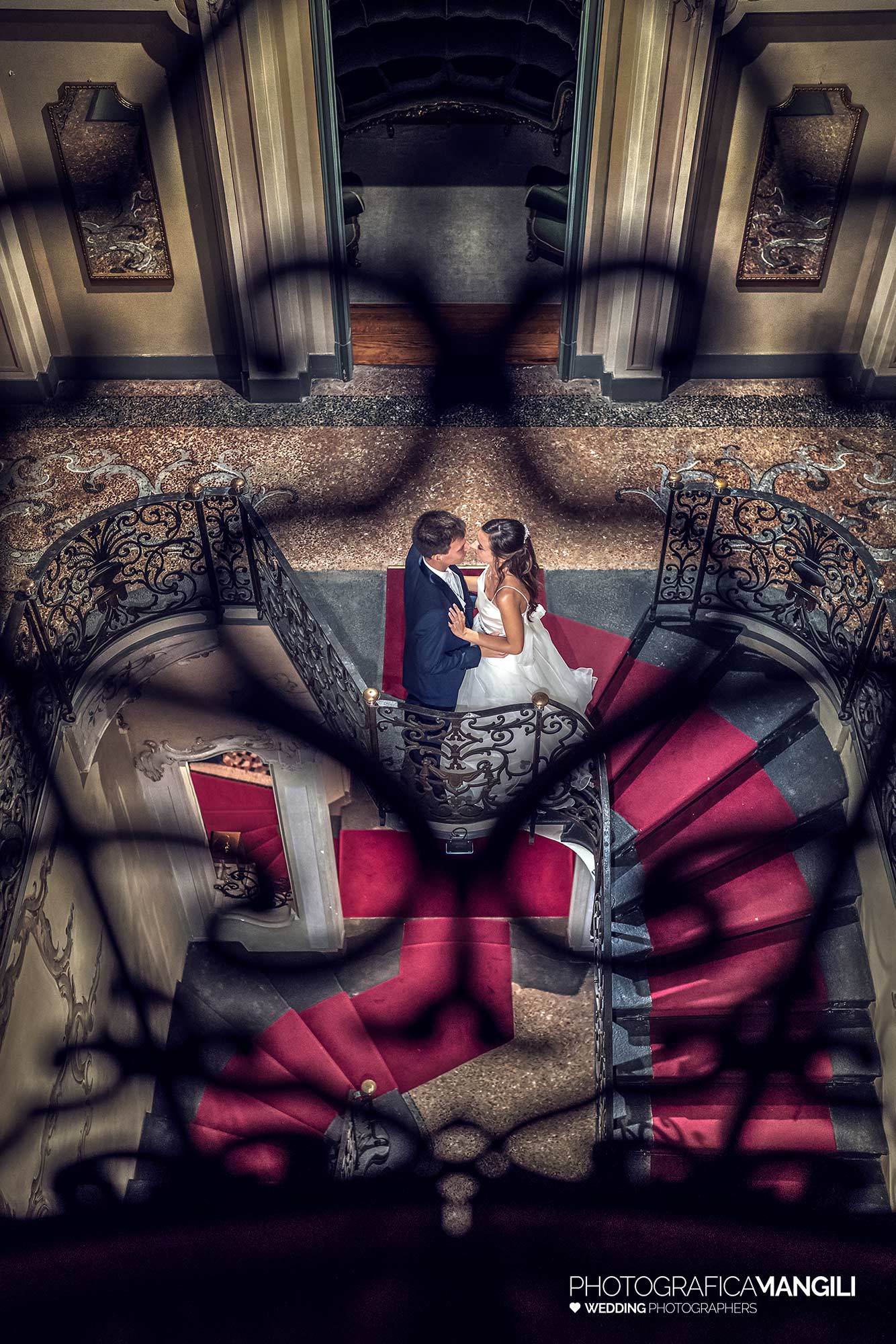 054 fotografo matrimonio reportage wedding ritratto sposi scala villa esengrini montalbano varese 054 fotografo matrimonio reportage wedding ritratto sposi scala villa esengrini montalbano varese