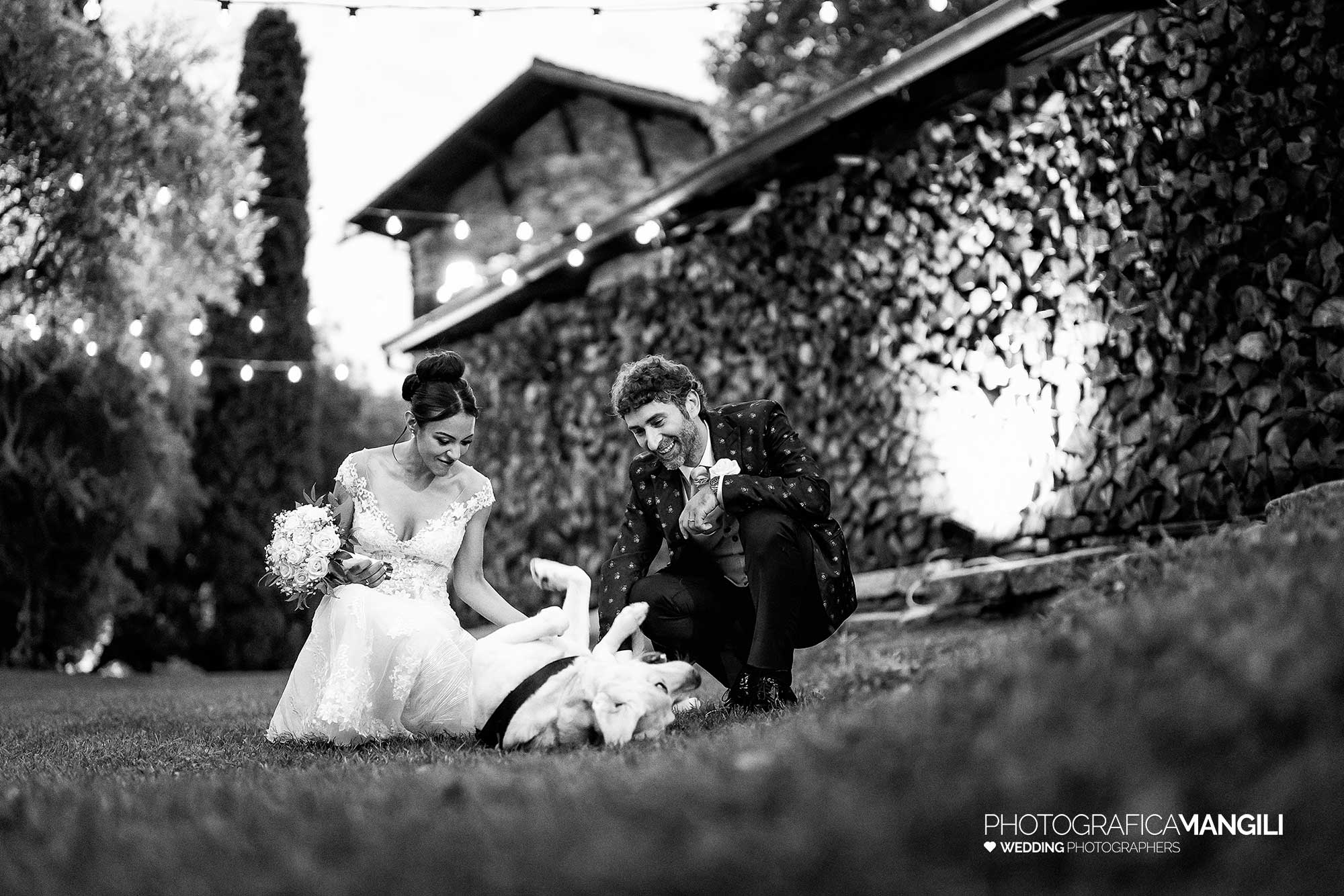 055 fotografo matrimonio reportage wedding sposi ritratto con cane castello rossino calolziocorte lecco lago como 055 fotografo matrimonio reportage wedding sposi ritratto con cane castello rossino calolziocorte lecco lago como