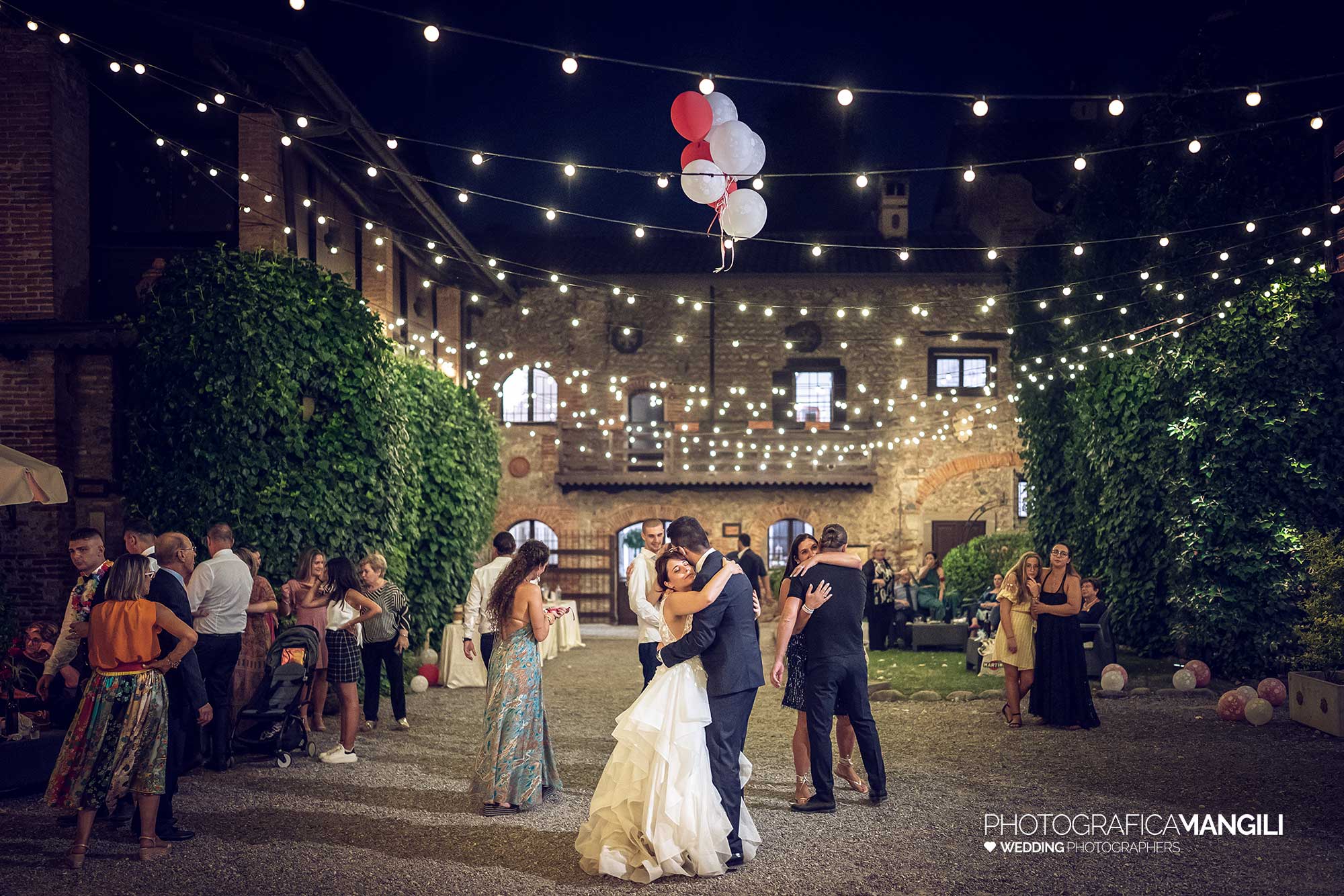 058 reportage foto matrimonio wedding ritratto sposi ballo castello marigolda curno bergamo 058 reportage foto matrimonio wedding ritratto sposi ballo castello marigolda curno bergamo