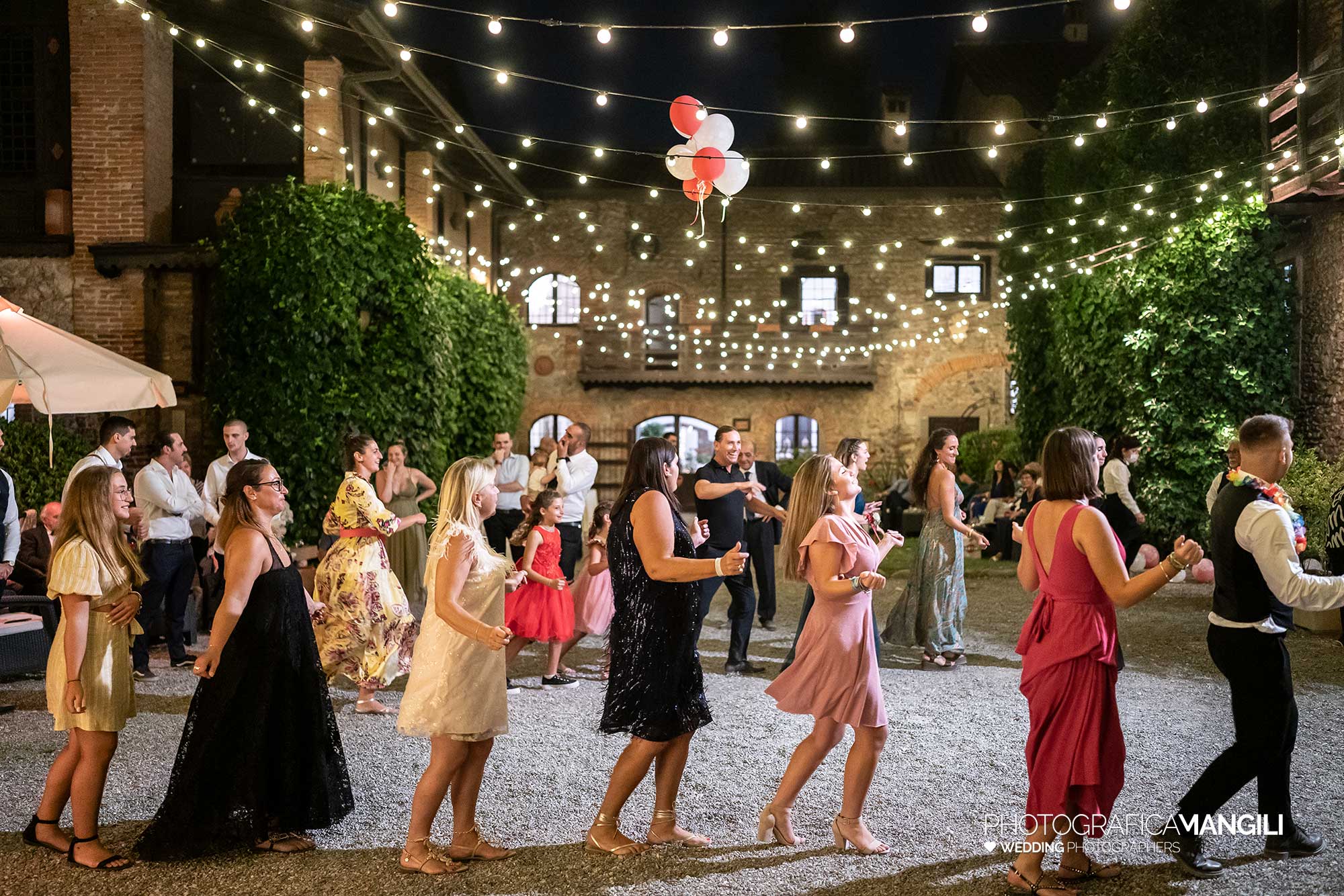 060 reportage foto matrimonio wedding ritratto sposi balli castello marigolda curno bergamo 060 reportage foto matrimonio wedding ritratto sposi balli castello marigolda curno bergamo
