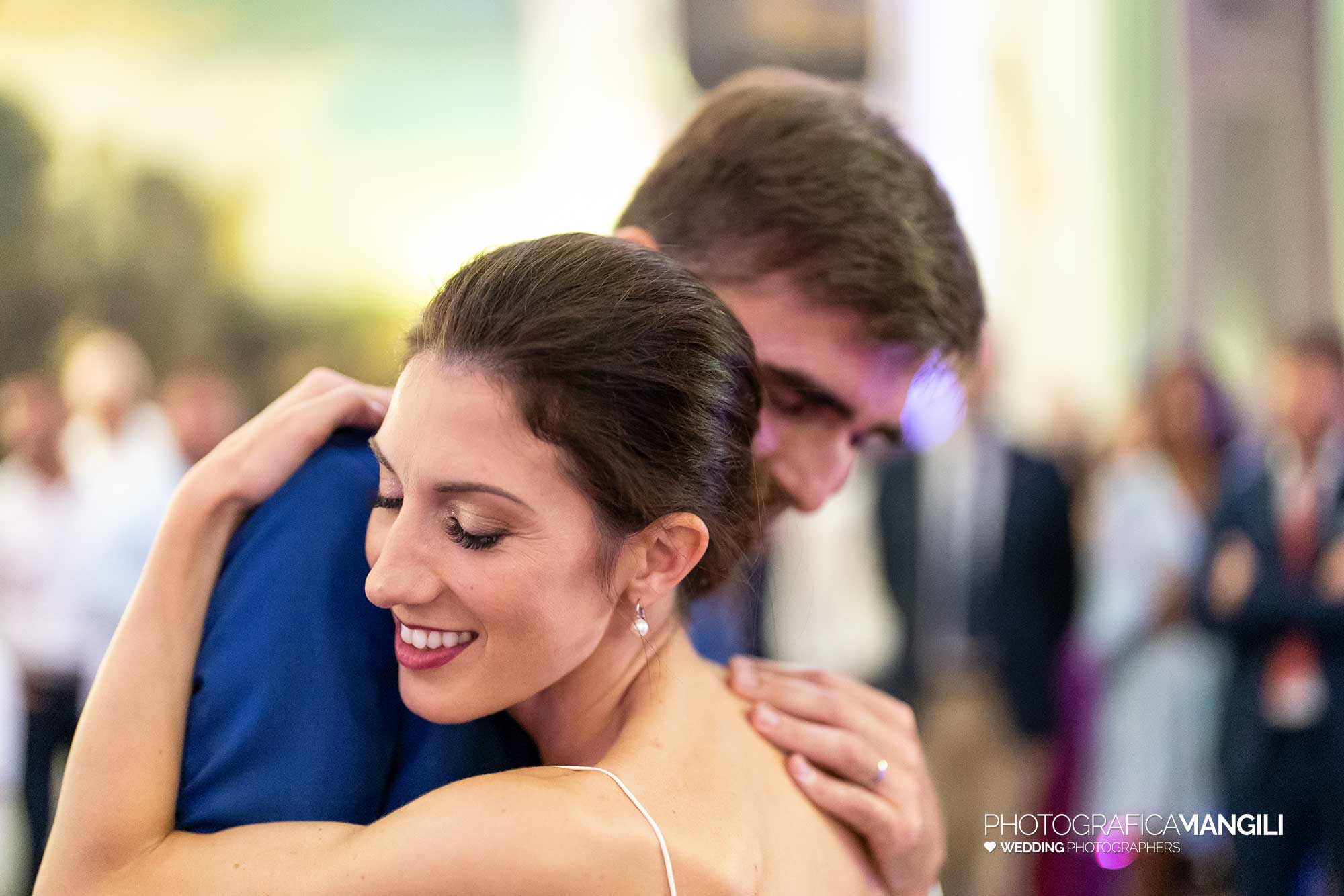 063 fotografo matrimonio reportage ritratto wedding sposi abbraccio villa borromeo cassano d adda milano 063 fotografo matrimonio reportage ritratto wedding sposi abbraccio villa borromeo cassano d adda milano