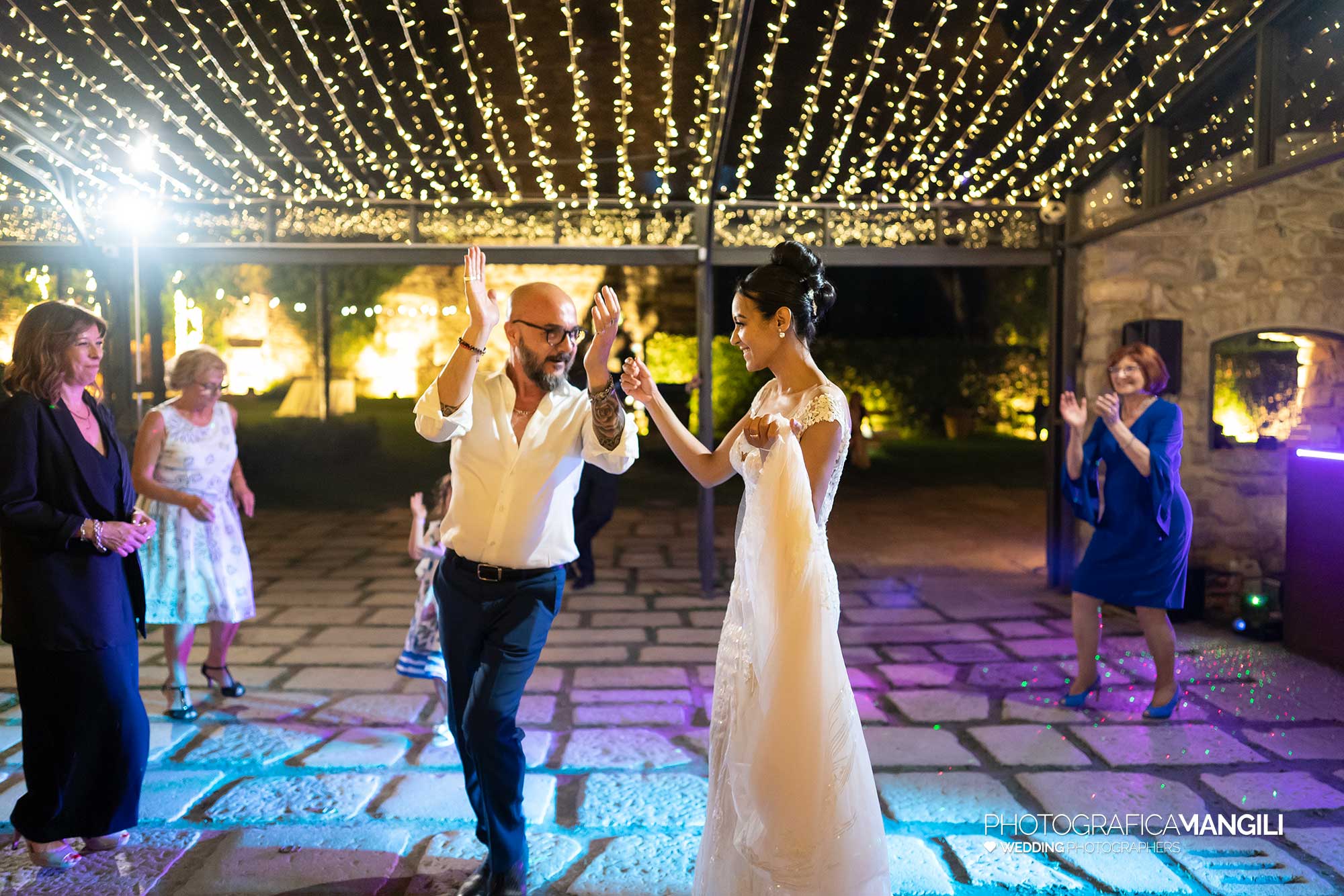 063 fotografo matrimonio reportage wedding sposi ritratto festa balli amici castello rossino calolziocorte lecco lago como 063 fotografo matrimonio reportage wedding sposi ritratto festa balli amici castello rossino calolziocorte lecco lago como