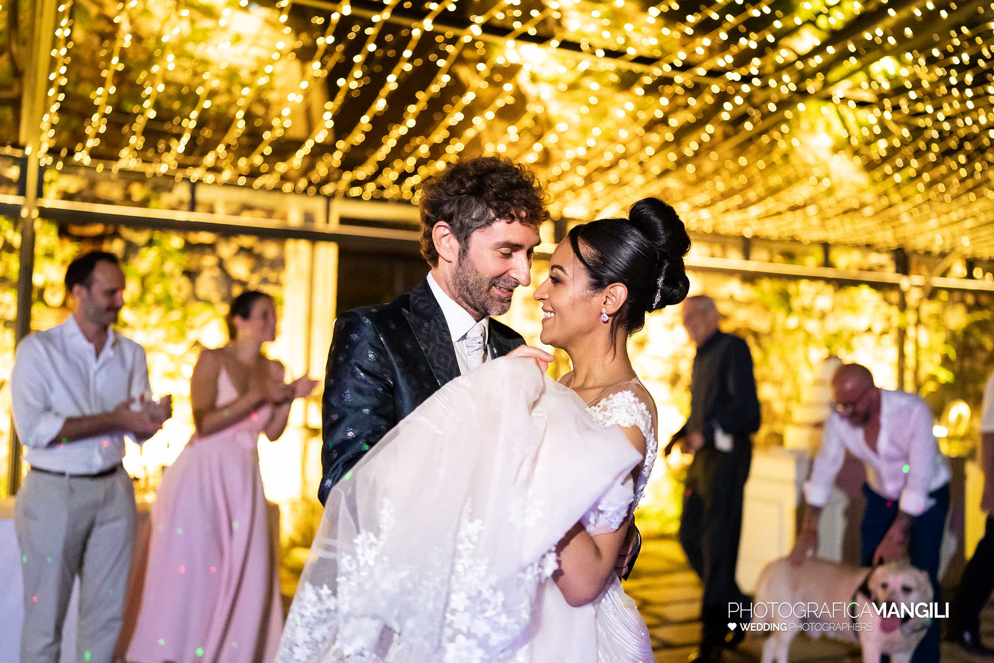 066 fotografo matrimonio reportage wedding sposi ritratto festa ballo sposi amici castello rossino calolziocorte lecco lago como 066 fotografo matrimonio reportage wedding sposi ritratto festa ballo sposi amici castello rossino calolziocorte lecco lago como