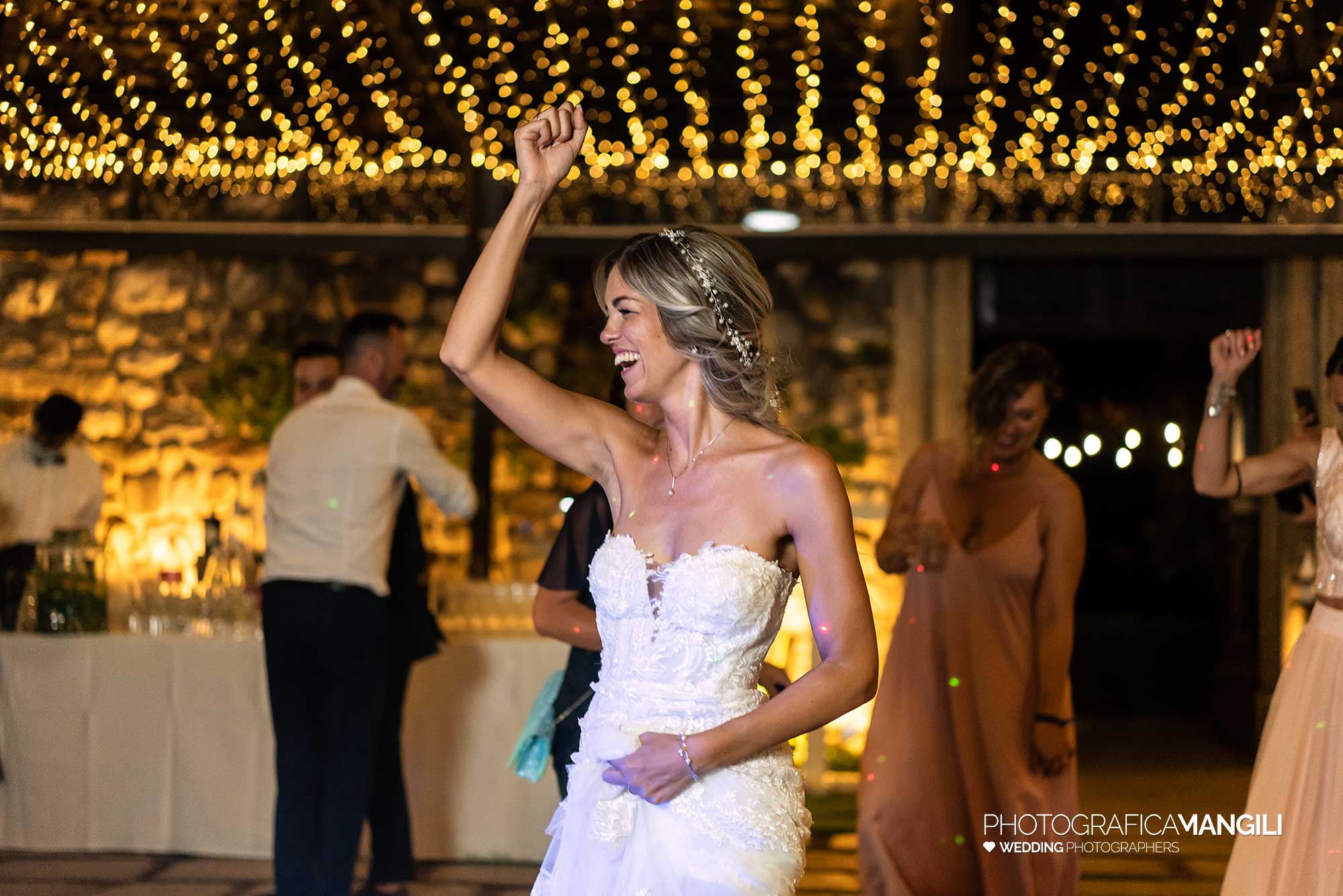 067 fotografo matrimonio reportage wedding sposa lancio bouquet castello rossino calolziocorte lecco lago 067 fotografo matrimonio reportage wedding sposa lancio bouquet castello rossino calolziocorte lecco lago