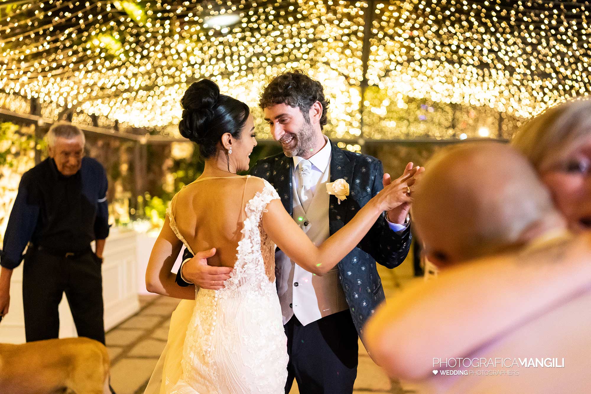 068 fotografo matrimonio reportage wedding sposi ritratto festa ballo sposi amici castello rossino calolziocorte lecco lago como 068 fotografo matrimonio reportage wedding sposi ritratto festa ballo sposi amici castello rossino calolziocorte lecco lago como