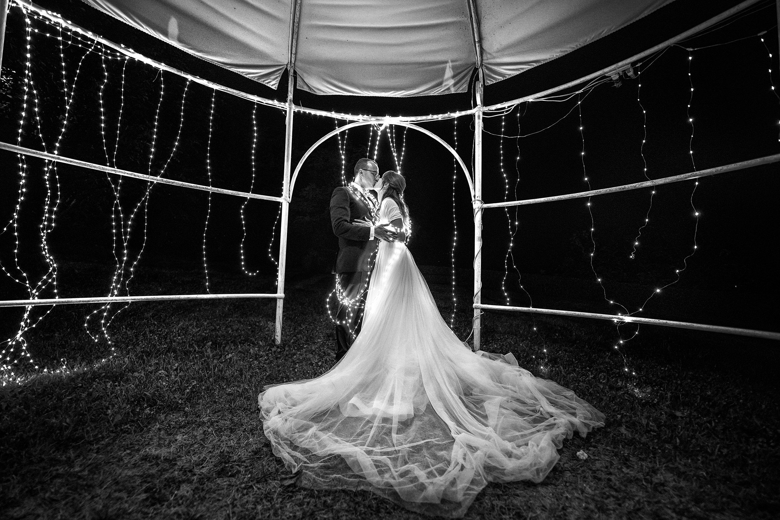 000 fotografo matrimonio reportage wedding sposi bacio castello cernusco lombardone lecco 1