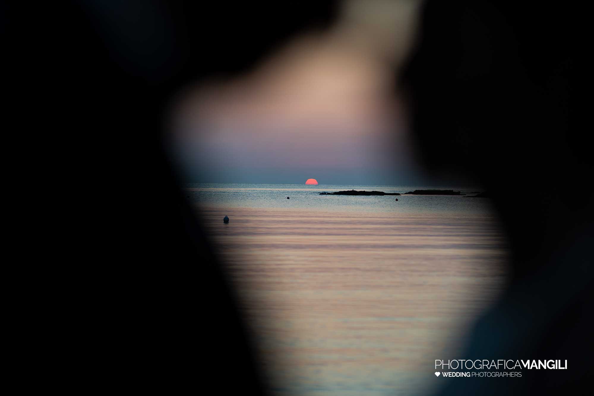 001 fotografo matrimonio reportage destination wedding italy sposi mare alba spiaggia siracusa sicilia italia 001 fotografo matrimonio reportage destination wedding italy sposi mare alba spiaggia siracusa sicilia italia