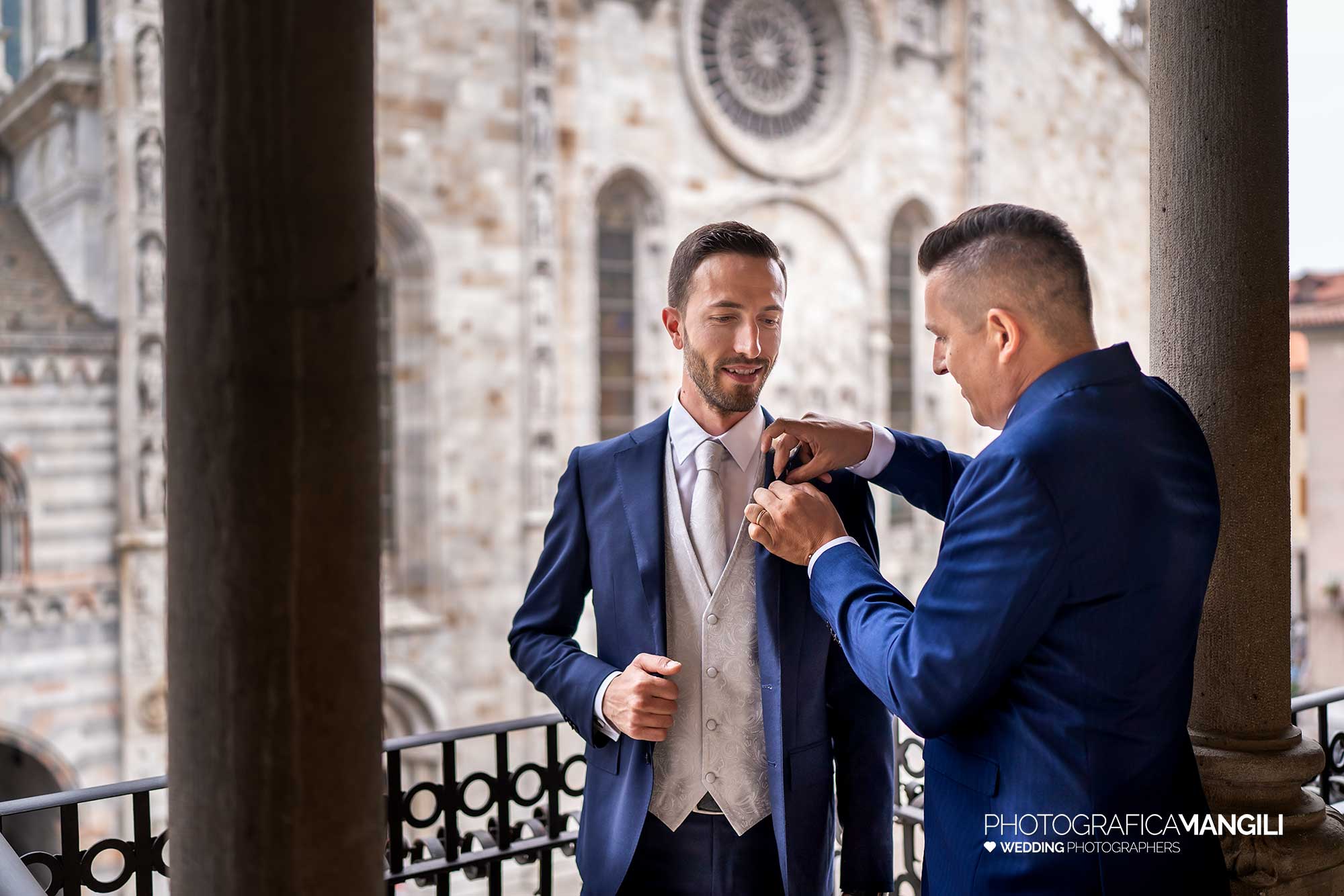 003 fotografo matrimonio reportage wedding ritratto sposo preparativi vestizione como 003 fotografo matrimonio reportage wedding ritratto sposo preparativi vestizione como