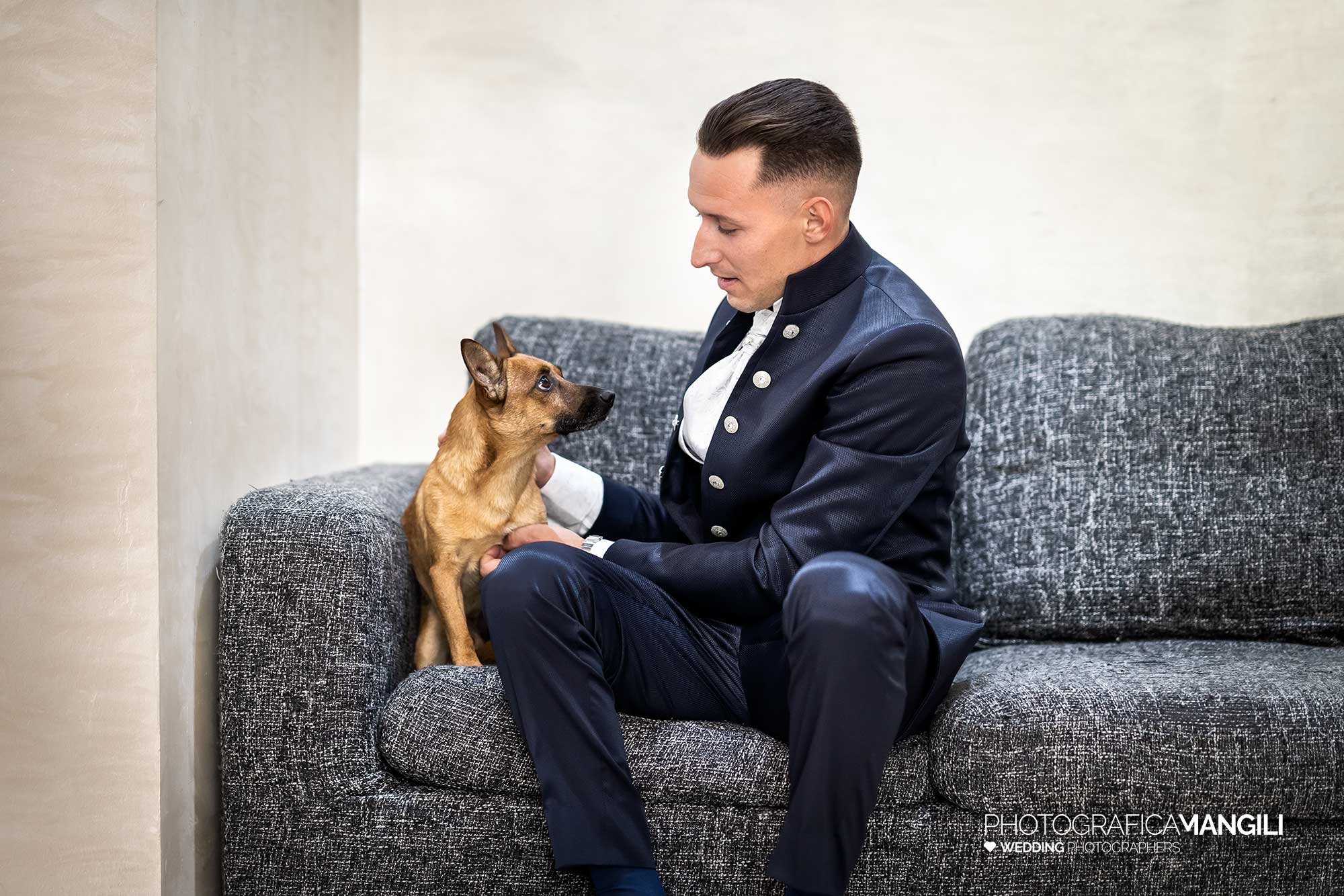 004 reportage foto matrimonio wedding ritratto sposo cagnolino vestizione preparativi cinisello balsamo milano 1 004 reportage foto matrimonio wedding ritratto sposo cagnolino vestizione preparativi cinisello balsamo milano 1