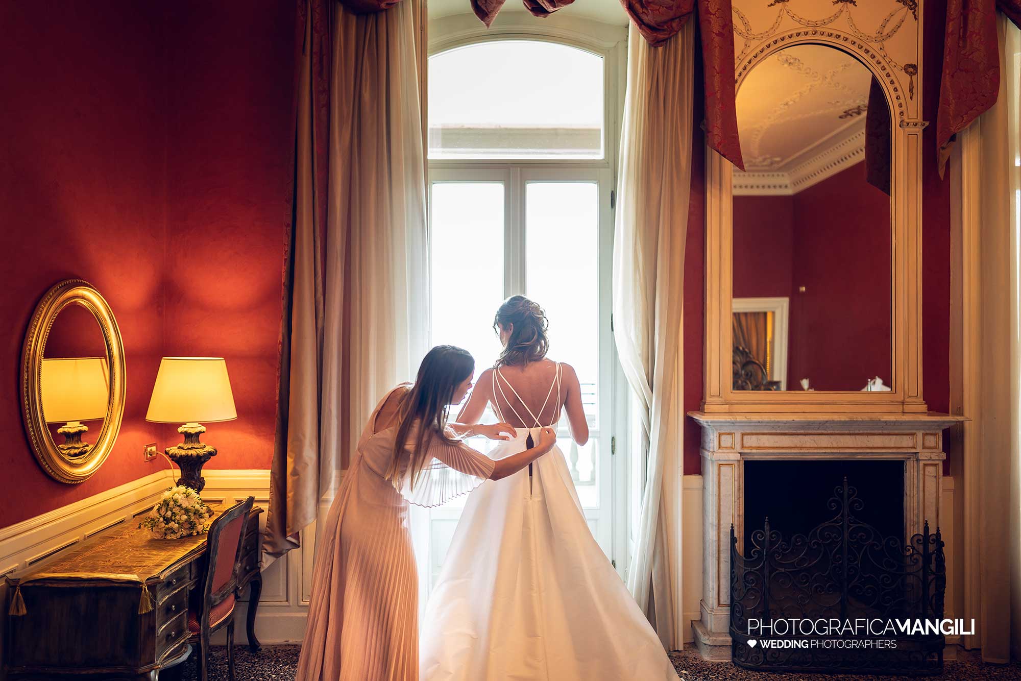 005 fotografo matrimonio reportage real wedding bride sposa vestizione grand hotel cadenabbia como lake italy