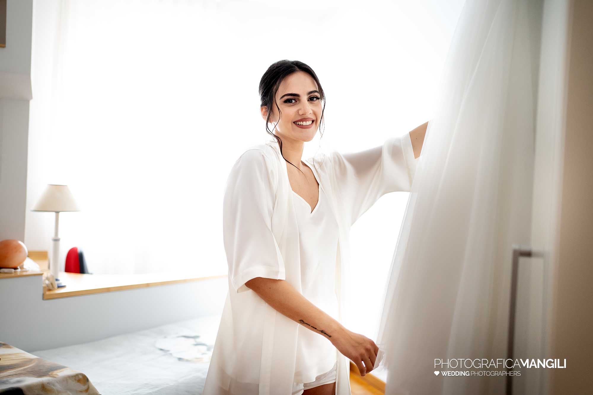 005 fotografo matrimonio reportage wedding ritratto sposa preparativi vestizione cabiate como 005 fotografo matrimonio reportage wedding ritratto sposa preparativi vestizione cabiate como