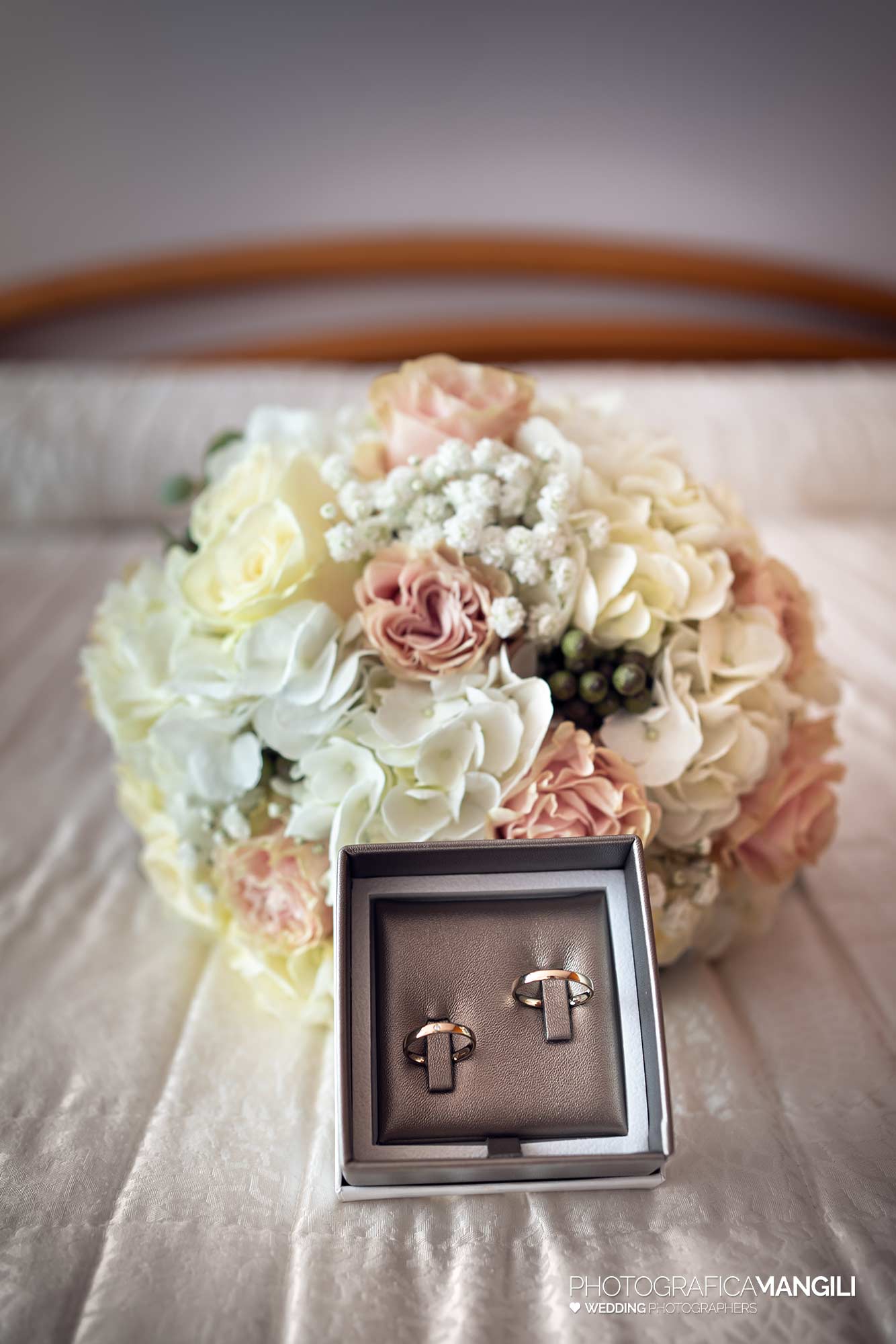 005 fotografo matrimonio reportage wedding sposa fedi anelli preparativi vestizione maresso di missaglia lecco 005 fotografo matrimonio reportage wedding sposa fedi anelli preparativi vestizione maresso di missaglia lecco