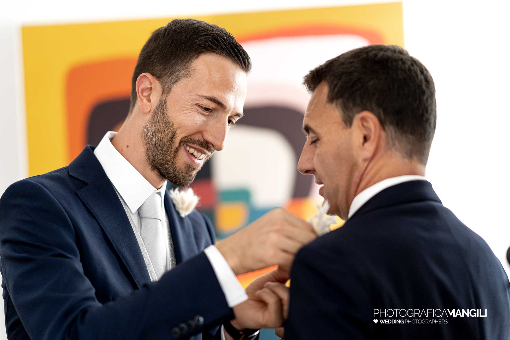 006 fotografo matrimonio reportage wedding ritratto sposo testimone preparativi vestizione como 006 fotografo matrimonio reportage wedding ritratto sposo testimone preparativi vestizione como