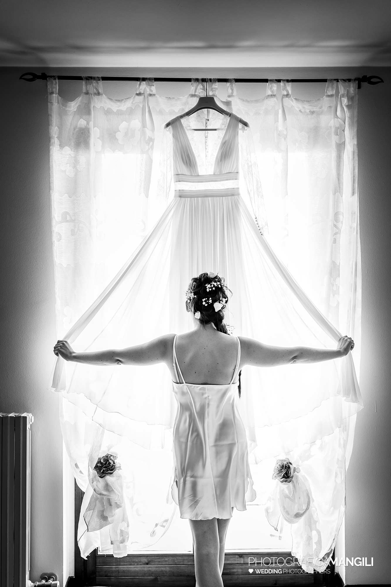 006 fotografo matrimonio reportage wedding sposa abito preparativi vestizione maresso di missaglia lecco 006 fotografo matrimonio reportage wedding sposa abito preparativi vestizione maresso di missaglia lecco