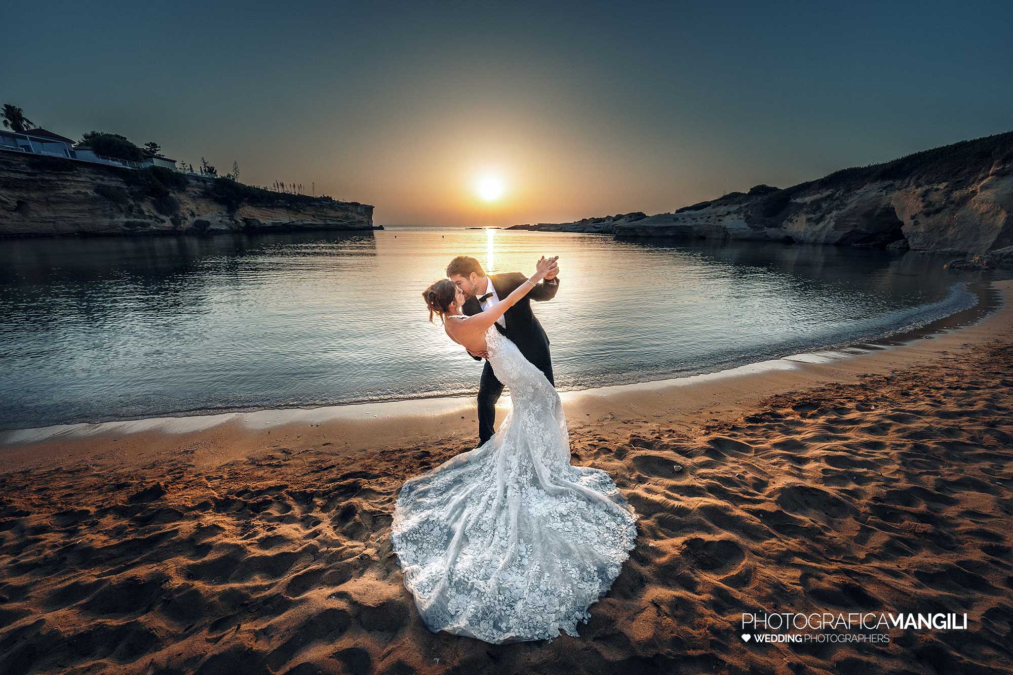 010 fotografo matrimonio reportage destination wedding italy italy newlyweds sunrise sea beach siracusa sicily italy mare spiaggia siracusa sicilia italia 010 fotografo matrimonio reportage destination wedding italy italy newlyweds sunrise sea beach siracusa sicily italy mare spiaggia siracusa sicilia italia