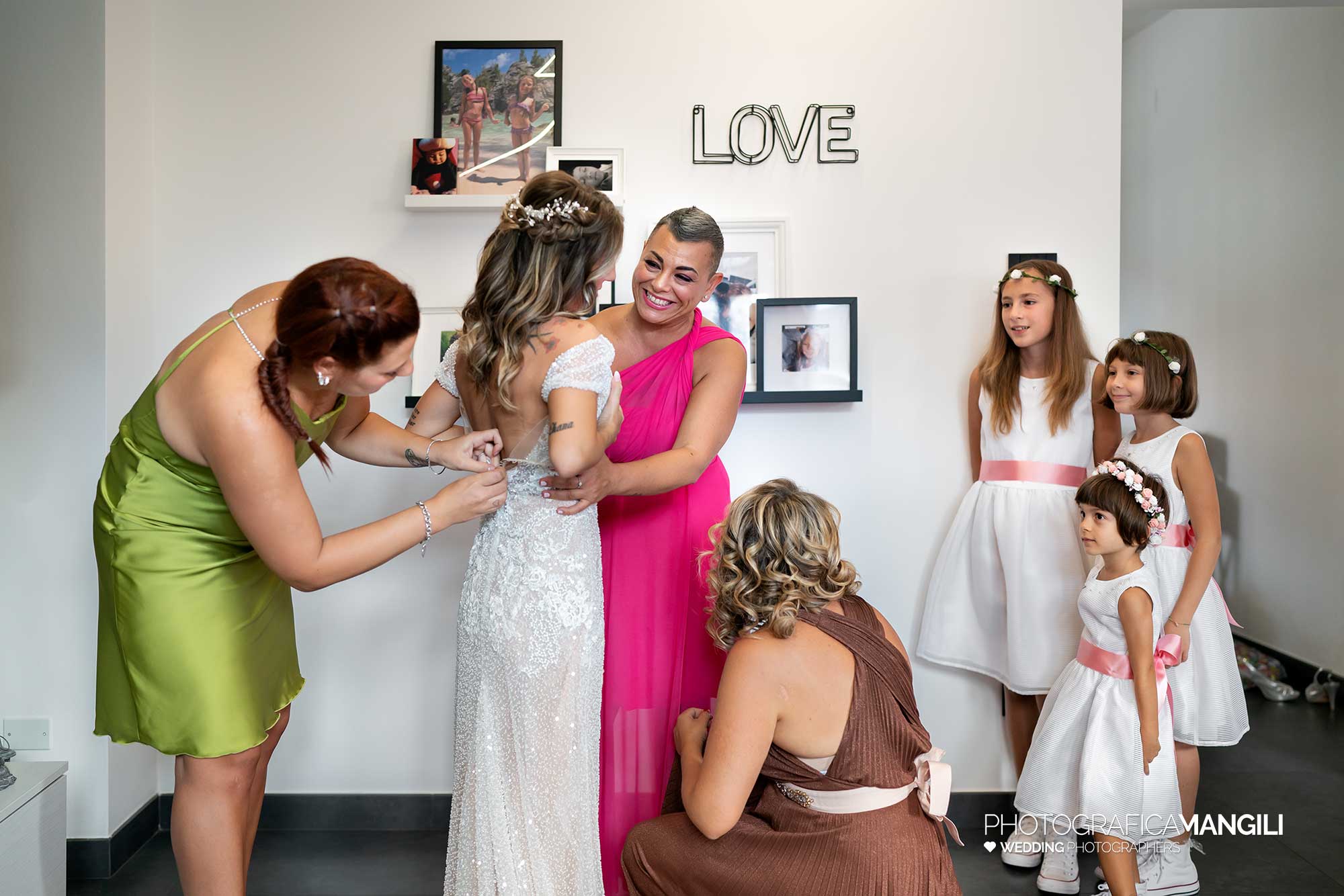 010 reportage foto matrimonio wedding ritratto sposa abito damigelle testimoni vestizione preparativi muggiò monza brianza 1 010 reportage foto matrimonio wedding ritratto sposa abito damigelle testimoni vestizione preparativi muggiò monza brianza 1