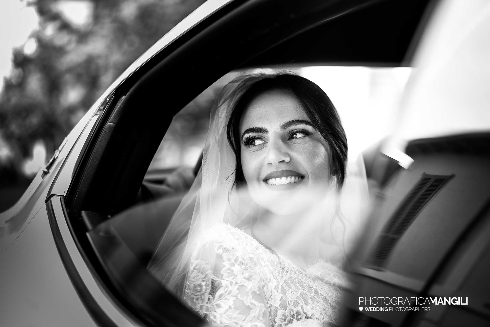 011 fotografo matrimonio reportage wedding ritratto ingresso sposa macchina chiesa mariano comense como 011 fotografo matrimonio reportage wedding ritratto ingresso sposa macchina chiesa mariano comense como