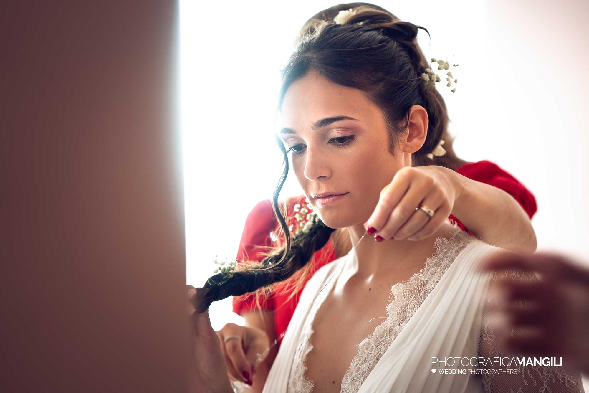 012 fotografo matrimonio reportage wedding sposa preparativi acconciatura vestizione maresso di missaglia lecco 012 fotografo matrimonio reportage wedding sposa preparativi acconciatura vestizione maresso di missaglia lecco