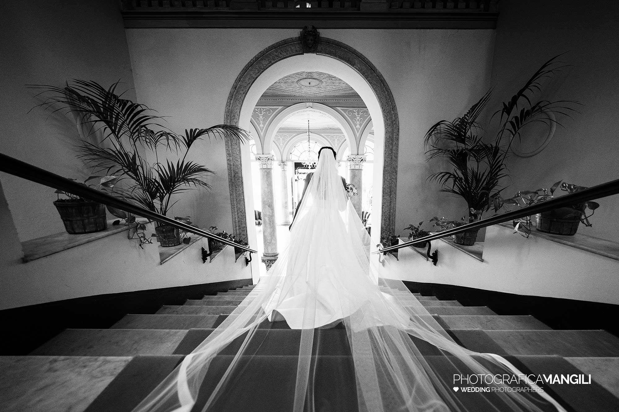 014 fotografo matrimonio reportage real wedding bride sposa vestizione grand hotel cadenabbia como lake italy