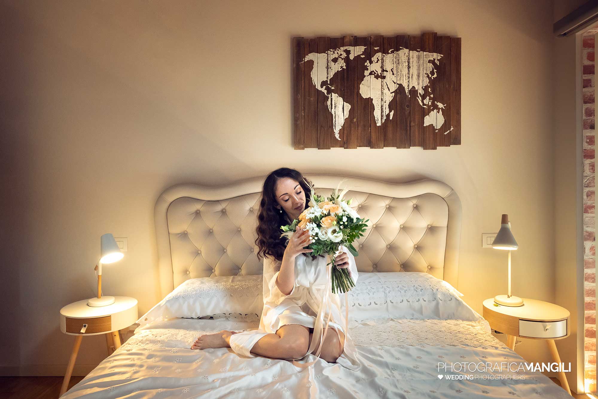 014 fotografo matrimonio reportage wedding sposa preparativi bouquet vestizione ritratto poncarale brescia 014 fotografo matrimonio reportage wedding sposa preparativi bouquet vestizione ritratto poncarale brescia