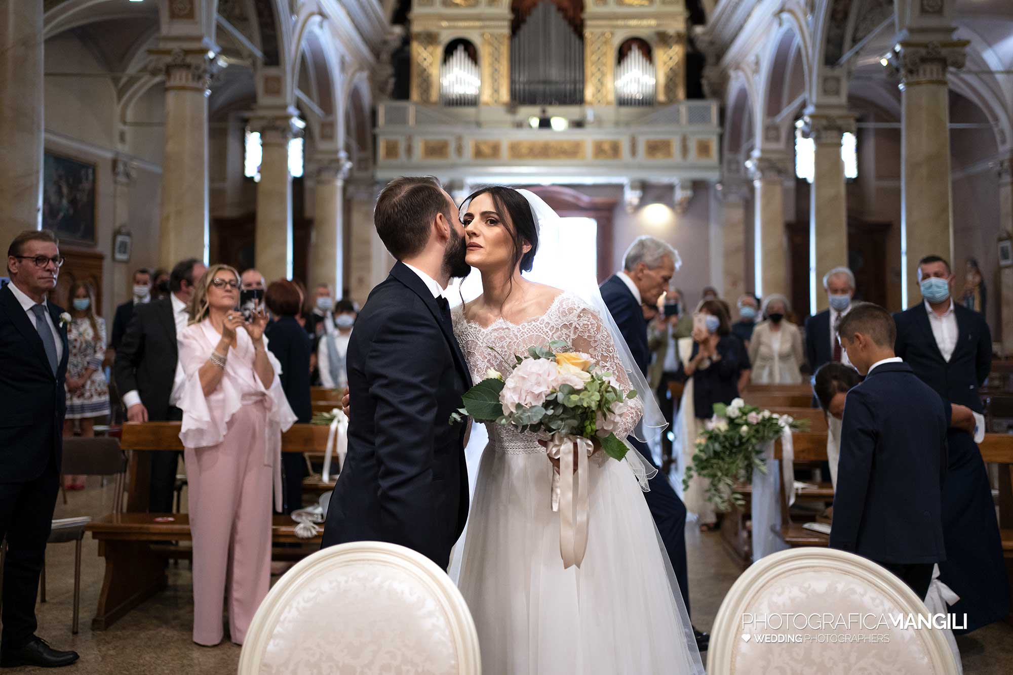 015 fotografo matrimonio reportage wedding ritratto ingresso sposi chiesa incontro mariano comense como 015 fotografo matrimonio reportage wedding ritratto ingresso sposi chiesa incontro mariano comense como