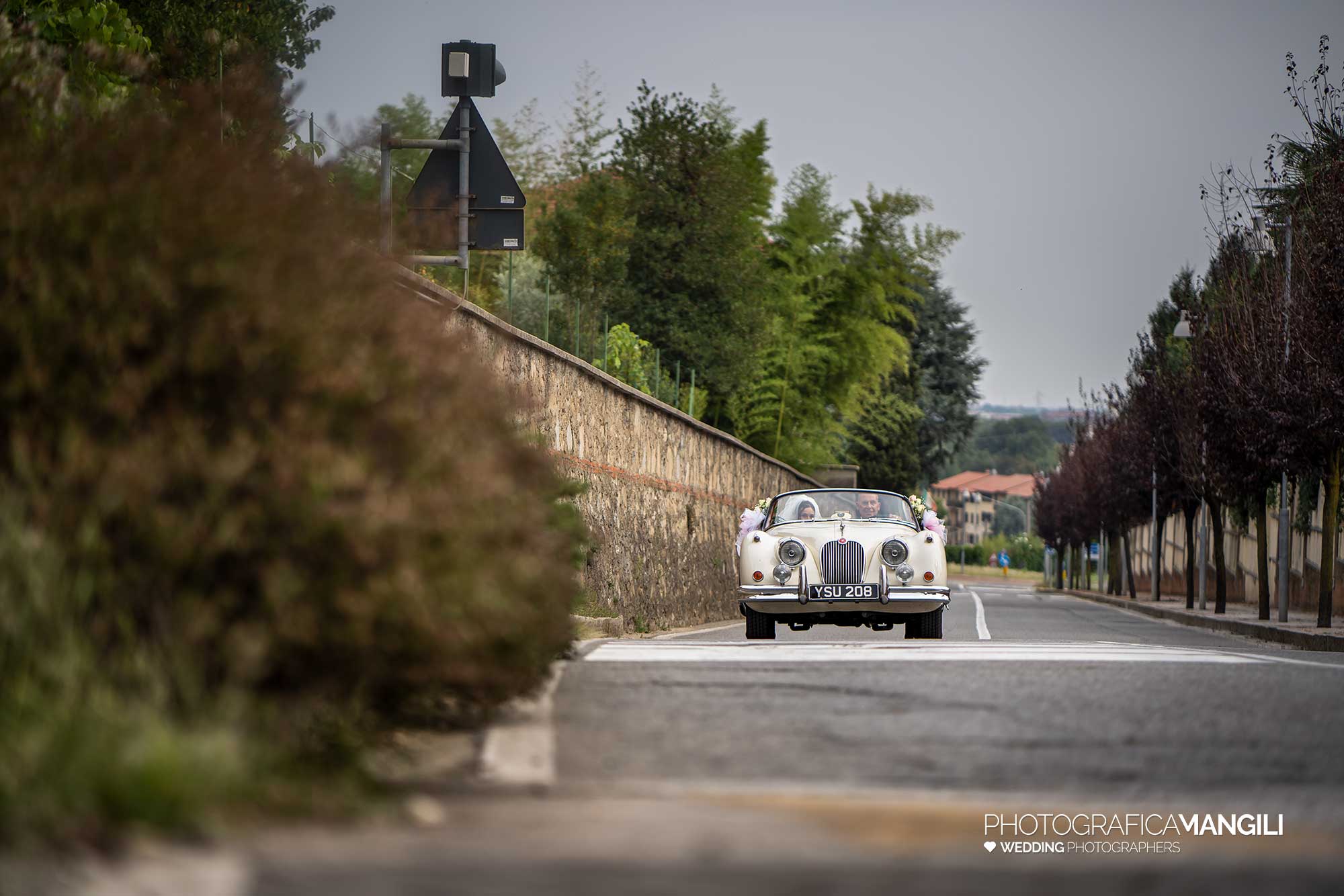 015 fotografo matrimonio reportage wedding sposi ingresso arrivo macchina chiesa cerimonia rito religioso maresso di missaglia lecco 015 fotografo matrimonio reportage wedding sposi ingresso arrivo macchina chiesa cerimonia rito religioso maresso di missaglia lecco