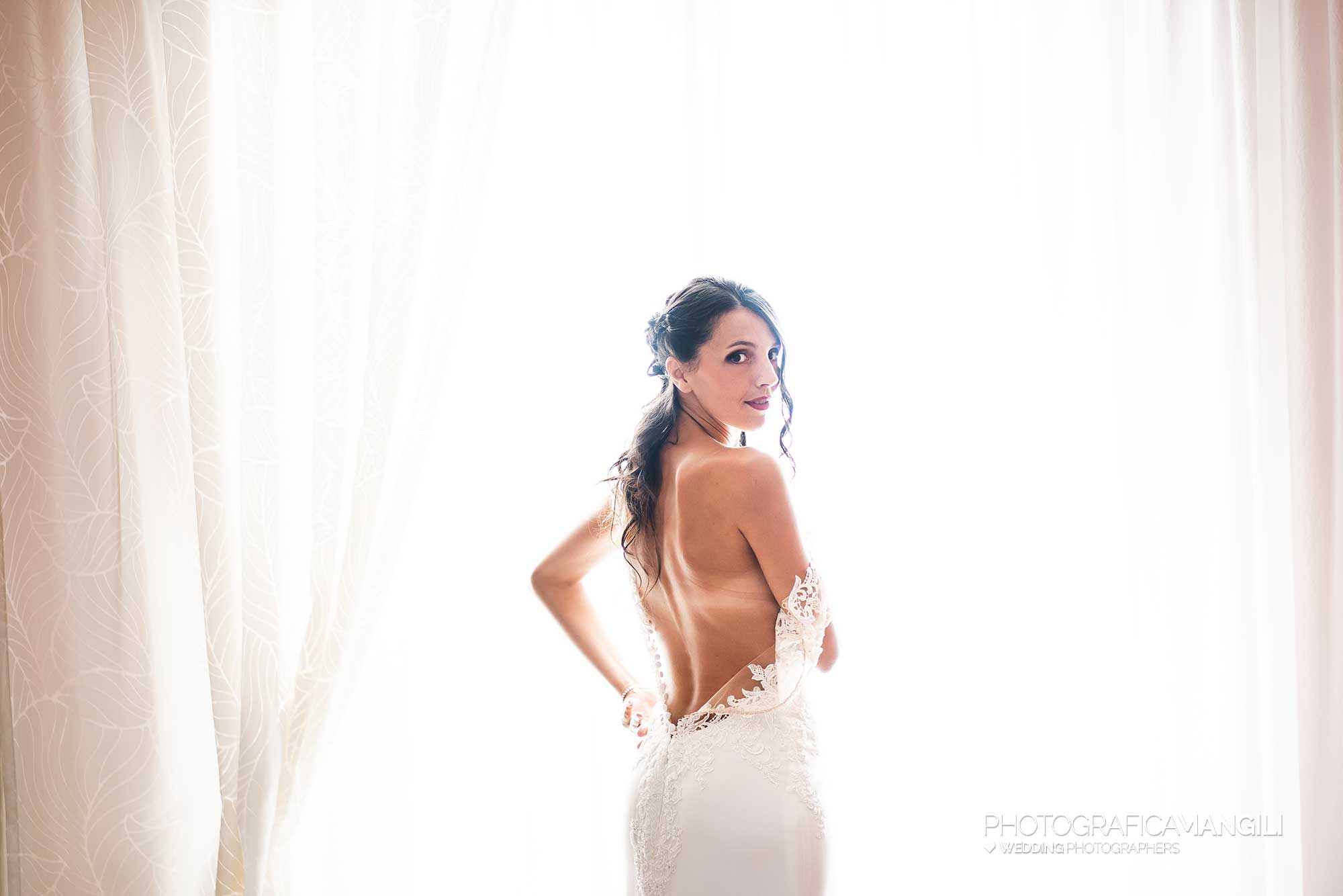 015 reportage foto matrimonio wedding ritratto sposa preparativi vestizione albavilla como 015 reportage foto matrimonio wedding ritratto sposa preparativi vestizione albavilla como