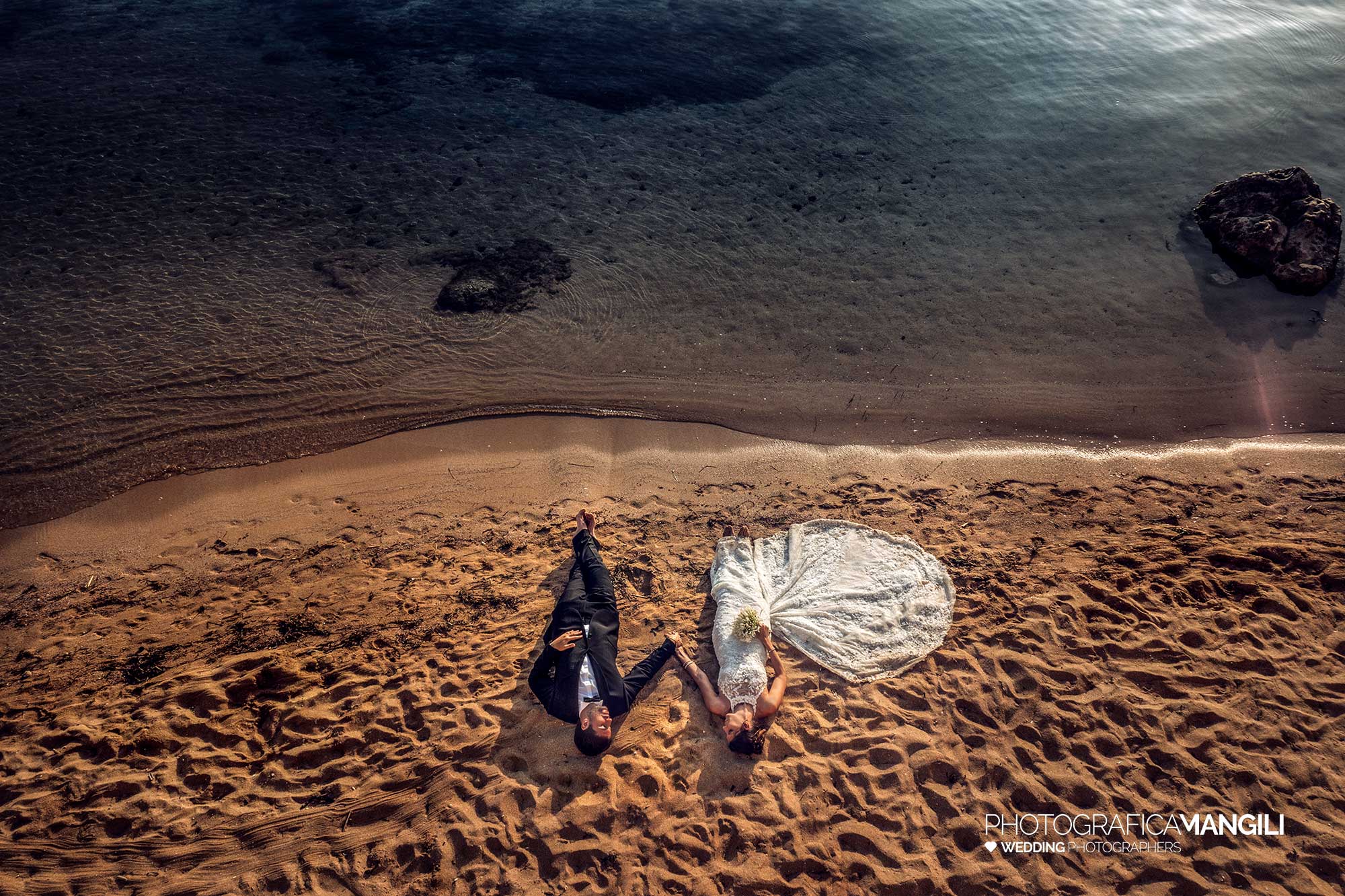 016 fotografo matrimonio reportage destination wedding italy italy newlyweds sunrise sea beach siracusa sicily italy mare spiaggia siracusa sicilia italia 016 fotografo matrimonio reportage destination wedding italy italy newlyweds sunrise sea beach siracusa sicily italy mare spiaggia siracusa sicilia italia
