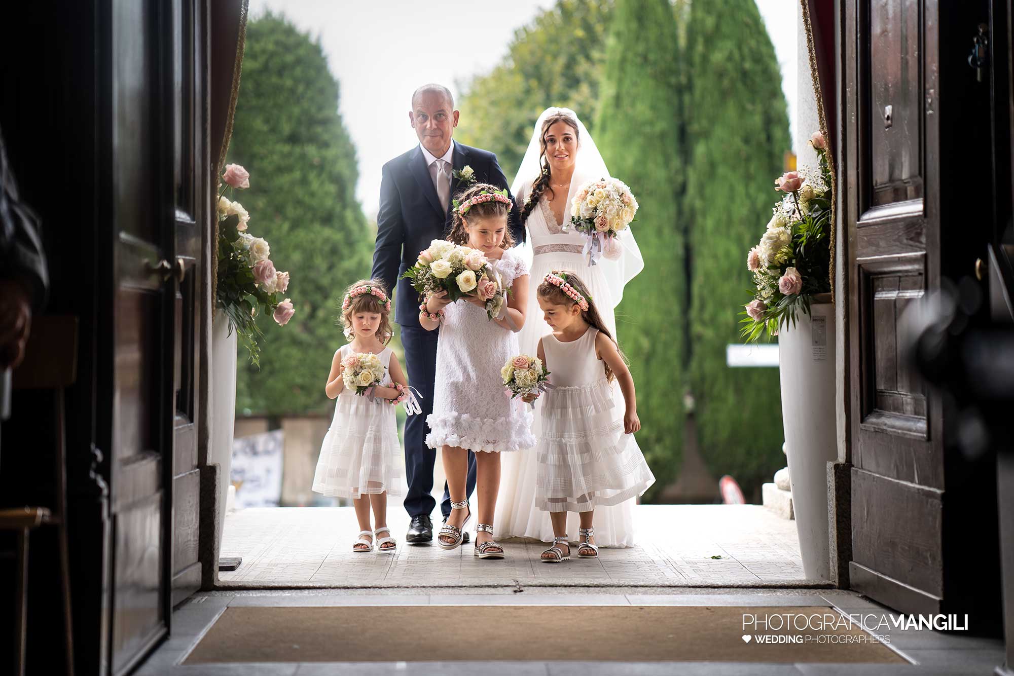 016 fotografo matrimonio reportage wedding sposi chiesa ingresso damigelle cerimonia rito religioso maresso di missaglia lecco 016 fotografo matrimonio reportage wedding sposi chiesa ingresso damigelle cerimonia rito religioso maresso di missaglia lecco