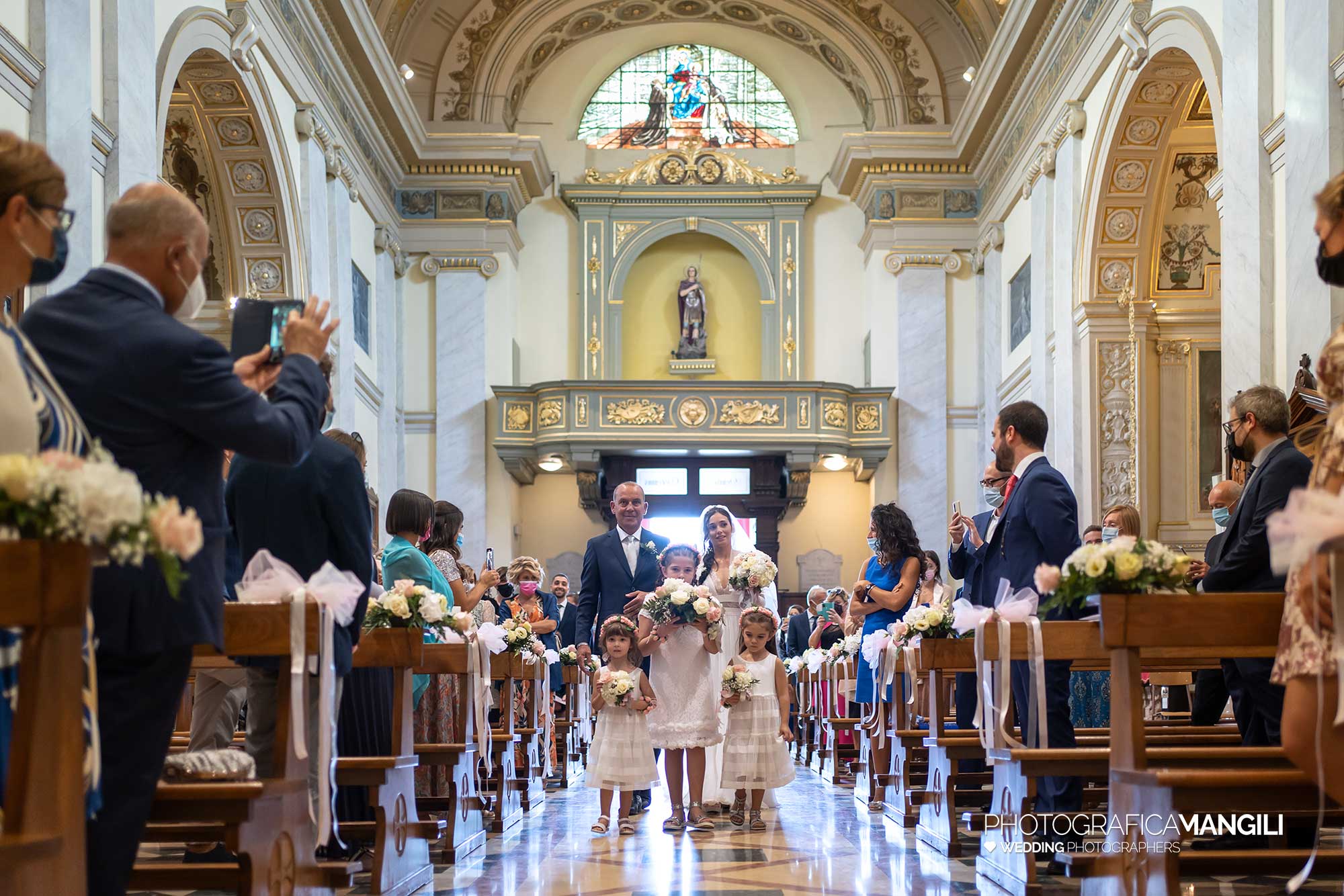 017 fotografo matrimonio reportage wedding sposi chiesa ingresso sposa damigelle cerimonia rito religioso maresso di missaglia lecco 017 fotografo matrimonio reportage wedding sposi chiesa ingresso sposa damigelle cerimonia rito religioso maresso di missaglia lecco