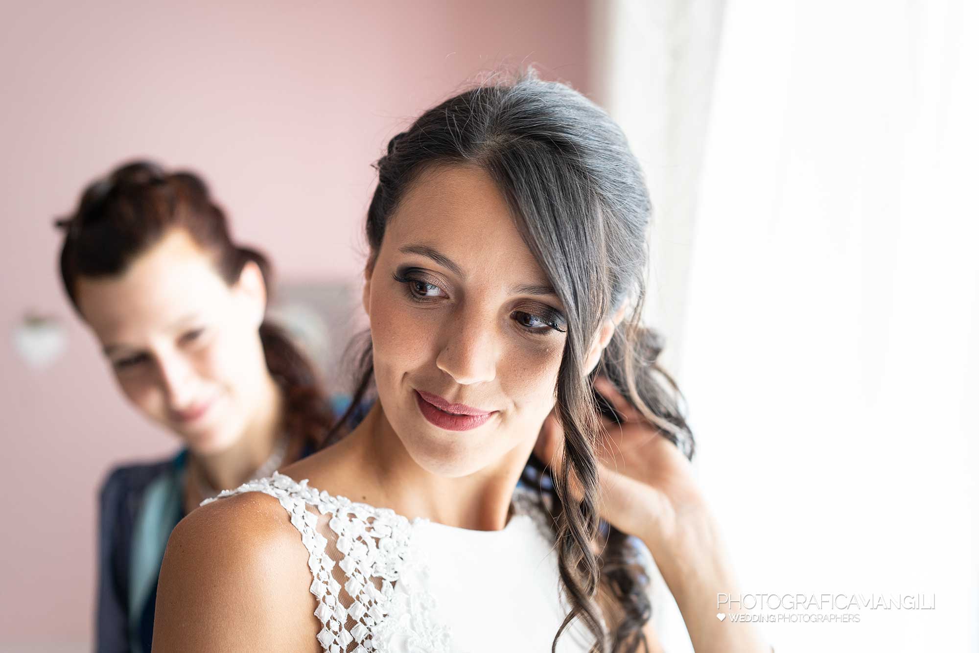 017 reportage foto matrimonio wedding ritratto sposa preparativi vestizione albavilla como 017 reportage foto matrimonio wedding ritratto sposa preparativi vestizione albavilla como