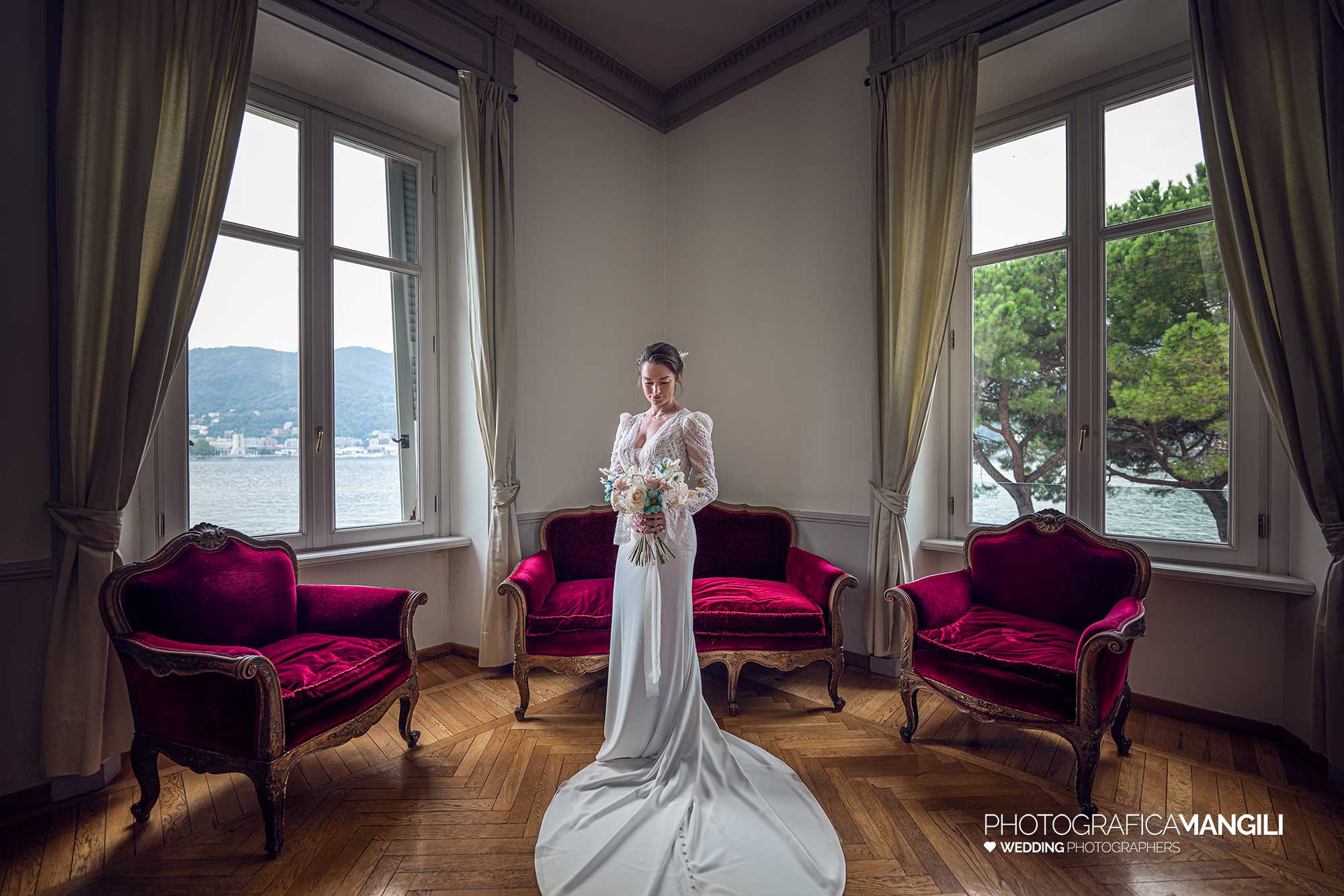 018 fotografo matrimonio reportage wedding ritratto sposa preparativi vestizione villa geno lago como 018 fotografo matrimonio reportage wedding ritratto sposa preparativi vestizione villa geno lago como