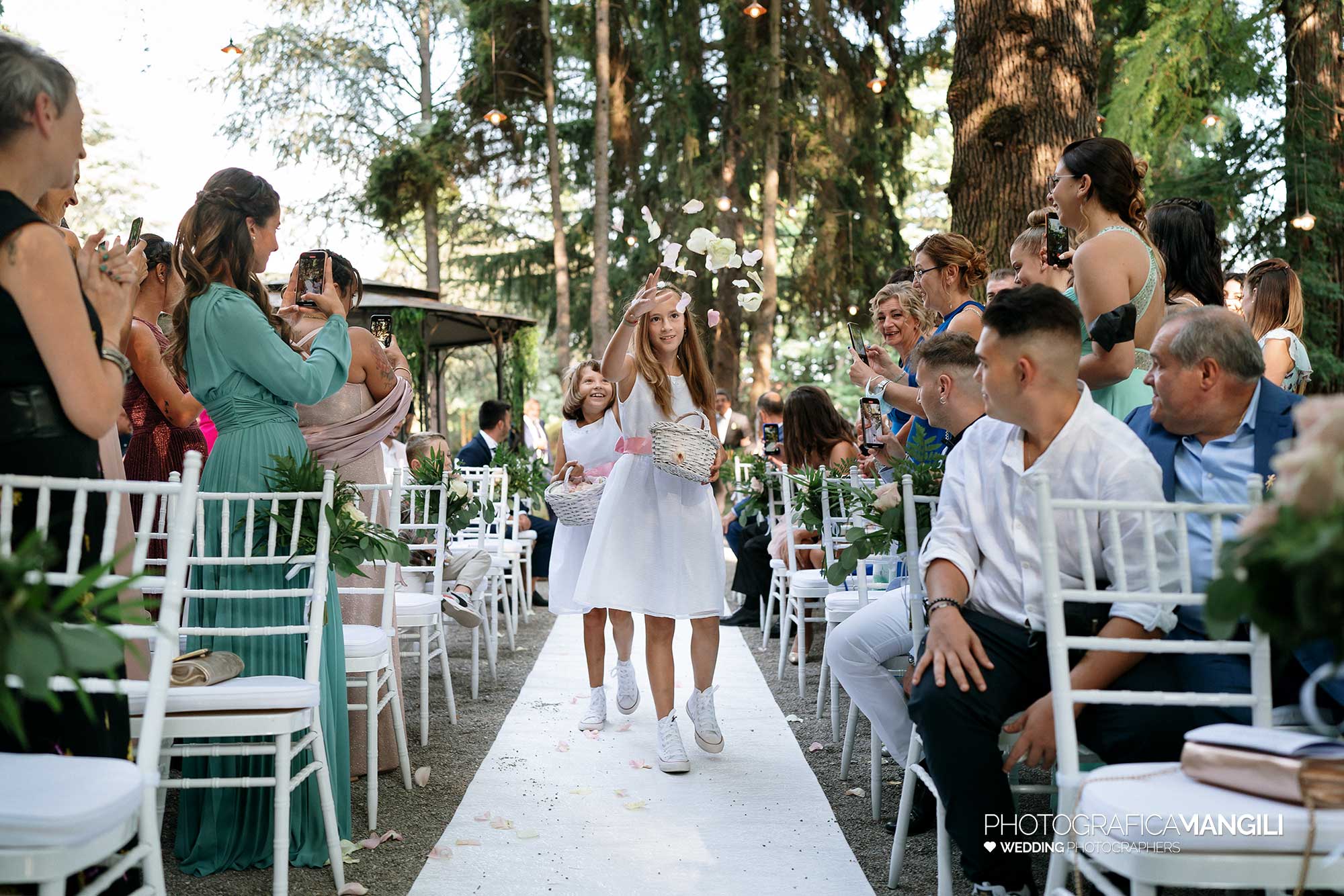 018 reportage foto matrimonio wedding ritratto sposi ingresso damigelle villa acquaroli carvico bergamo 1 018 reportage foto matrimonio wedding ritratto sposi ingresso damigelle villa acquaroli carvico bergamo 1