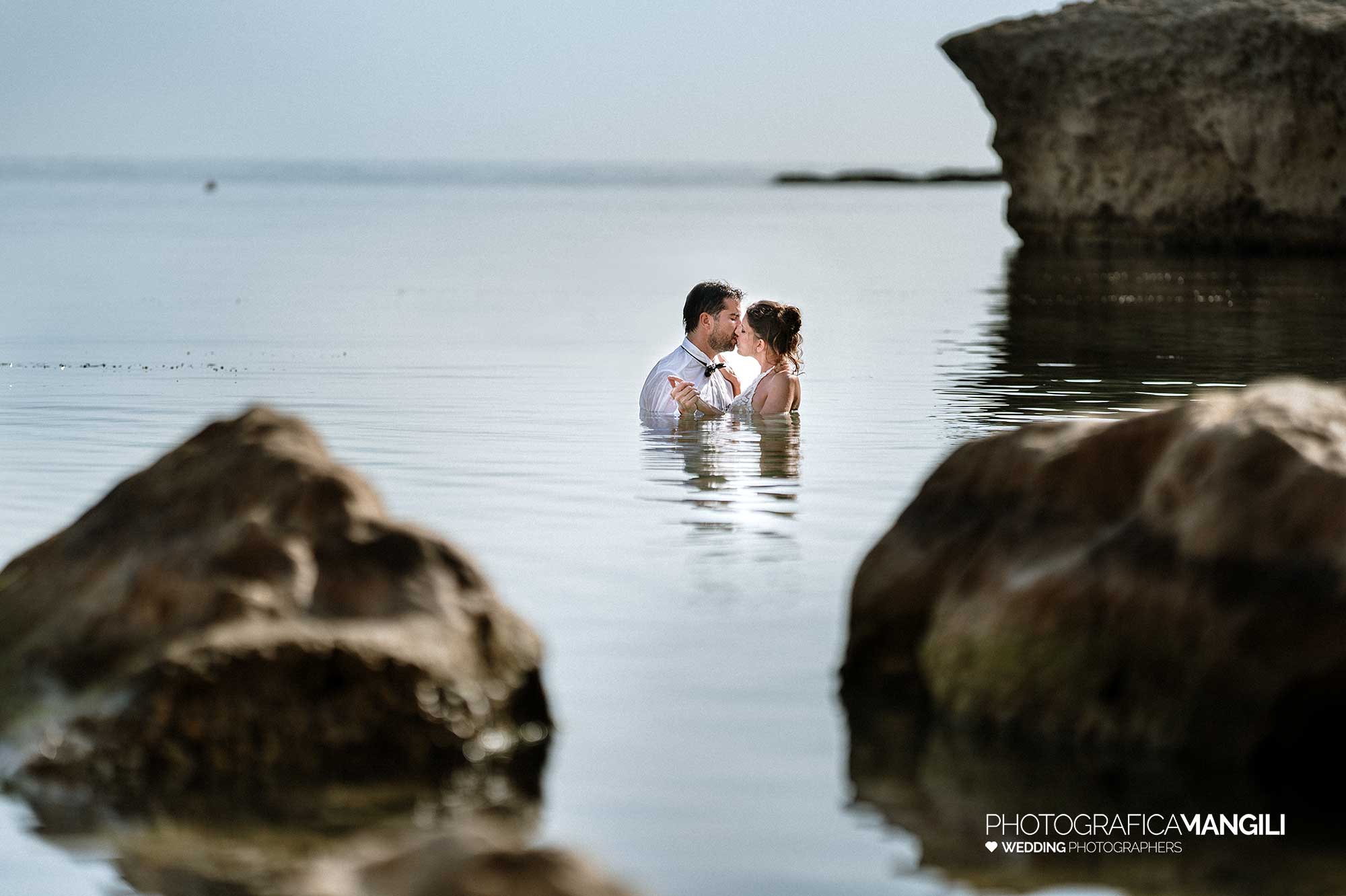 024 fotografo matrimonio reportage destination wedding italy sposi mare spiaggia siracusa trash the dress sicilia italia 024 fotografo matrimonio reportage destination wedding italy sposi mare spiaggia siracusa trash the dress sicilia italia