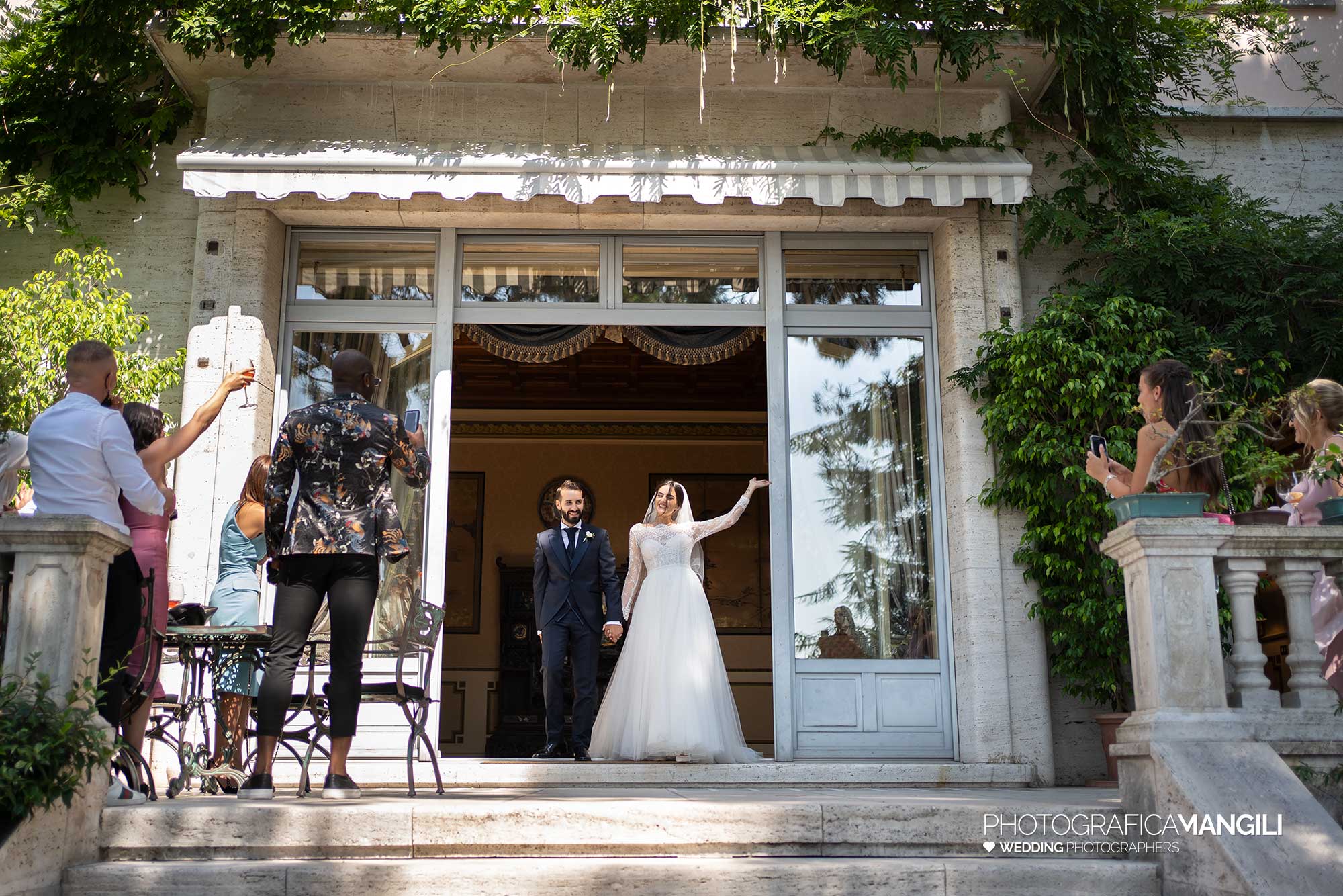 024 fotografo matrimonio reportage wedding ritratto sposi ingresso villa paradeisos carvico varese 024 fotografo matrimonio reportage wedding ritratto sposi ingresso villa paradeisos carvico varese