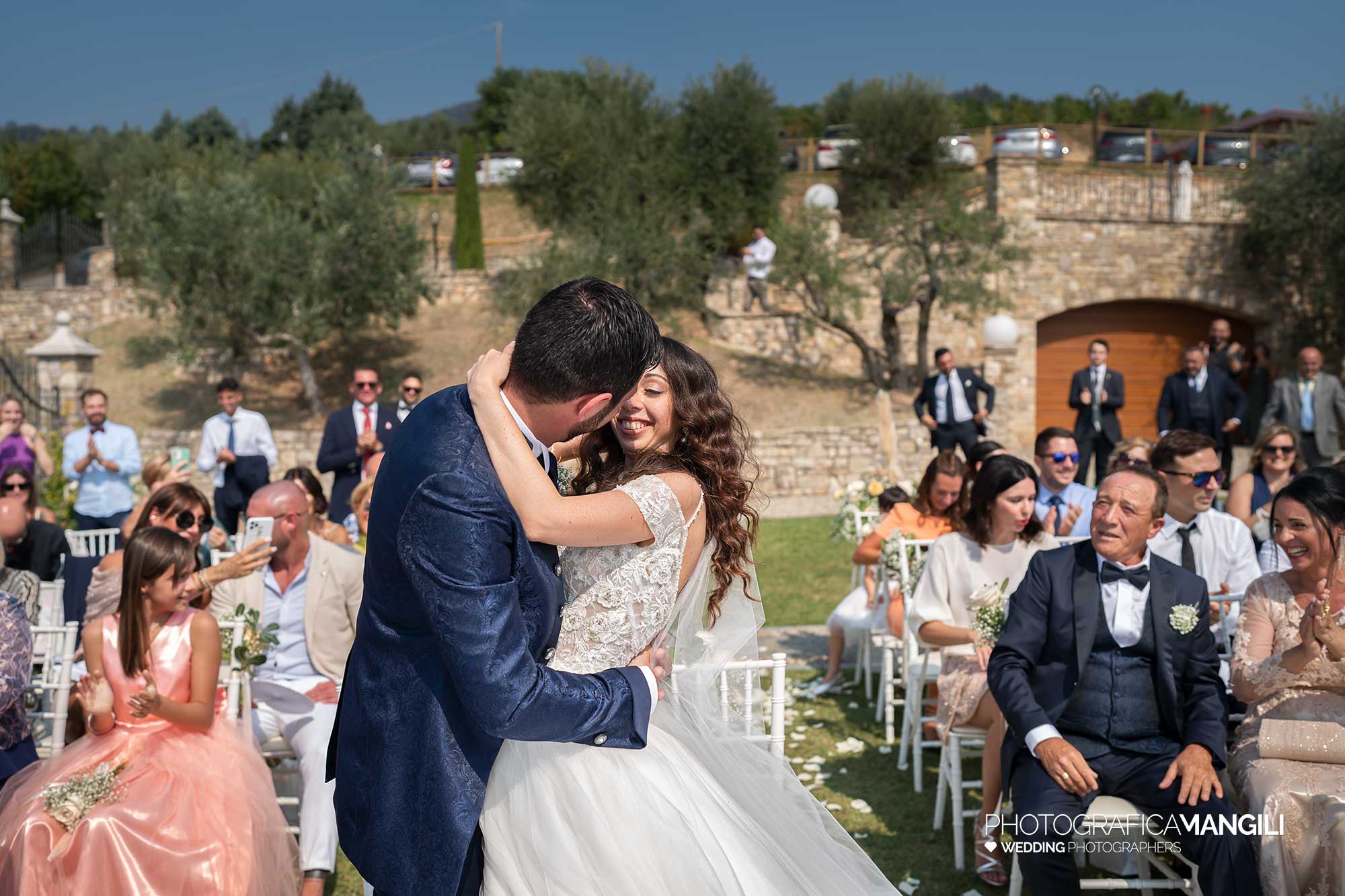 024 fotografo matrimonio reportage wedding sposi ritratto cerimonia rito civile bacio villa mattioli lesmo monza brianza 024 fotografo matrimonio reportage wedding sposi ritratto cerimonia rito civile bacio villa mattioli lesmo monza brianza