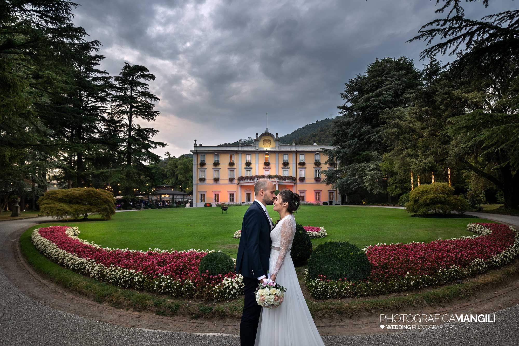 026 fotografo matrimonio reportage wedding sposi panoramica villa acquaroli carvico bergamo 026 fotografo matrimonio reportage wedding sposi panoramica villa acquaroli carvico bergamo