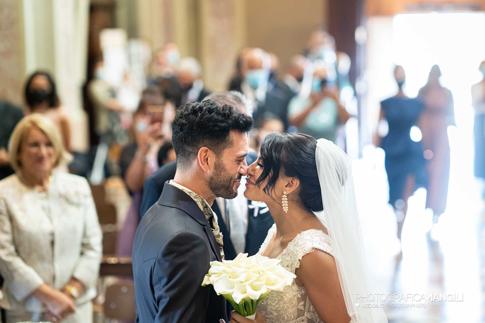 027 fotografo matrimonio reportage real wedding sposi cerimonia religiosa chiesa castello rossino calolziocorte lago como lecco 027 fotografo matrimonio reportage real wedding sposi cerimonia religiosa chiesa castello rossino calolziocorte lago como lecco